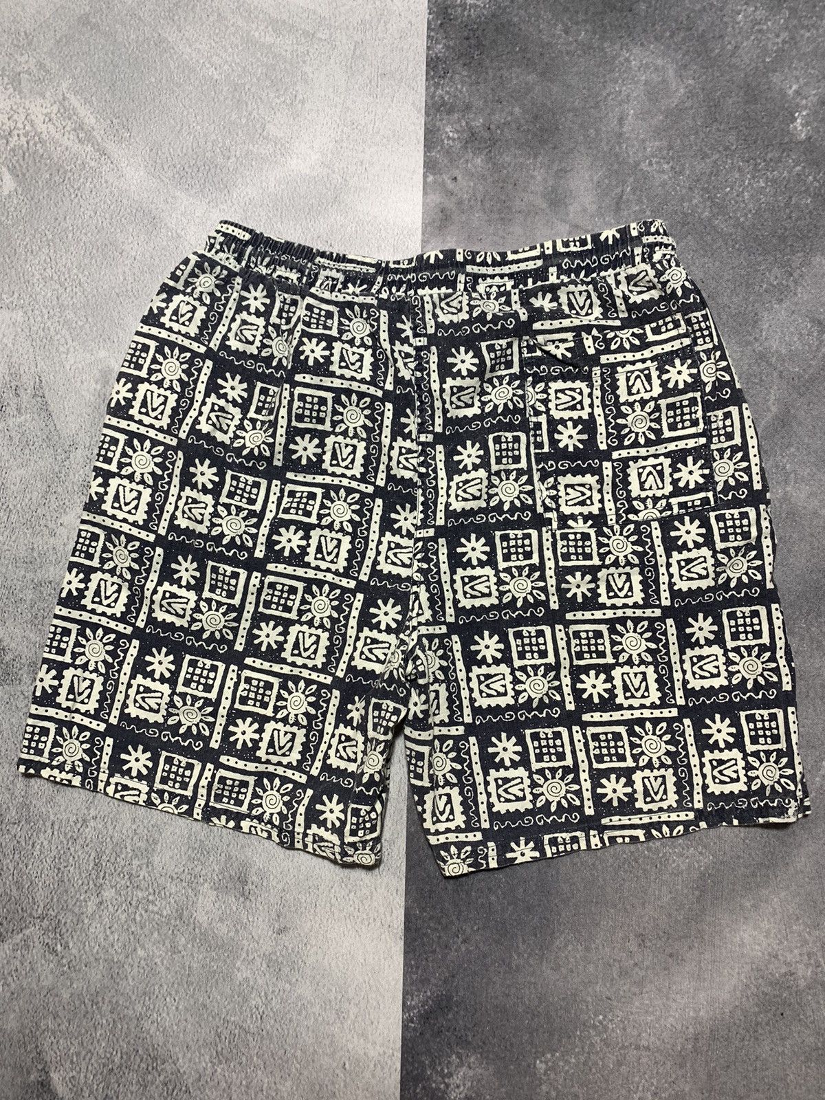 Vintage Vintage 90s art shorts streetwear Hawaiian style size XL Size US 36 / EU 52 - 3 Thumbnail