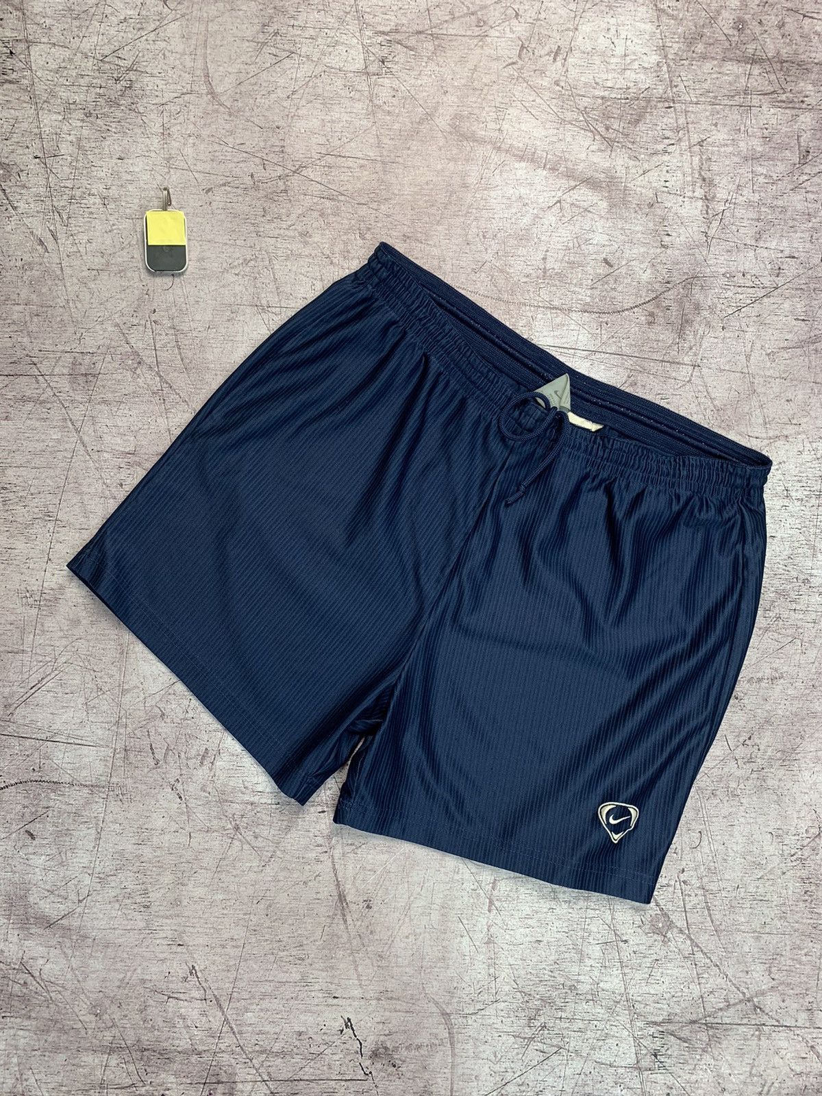 Nike Nike Dri Fit Vintage Mens Shorts Y2K Hype Size US 32 / EU 48 - 1 Thumbnail