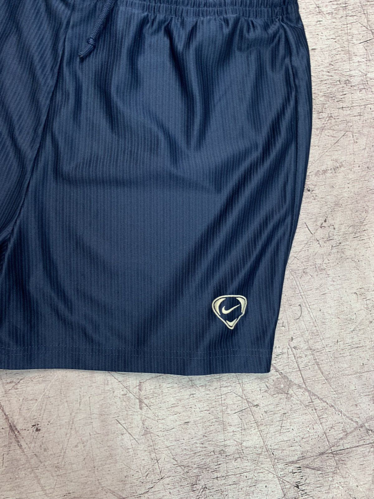 Nike Nike Dri Fit Vintage Mens Shorts Y2K Hype Size US 32 / EU 48 - 8 Thumbnail