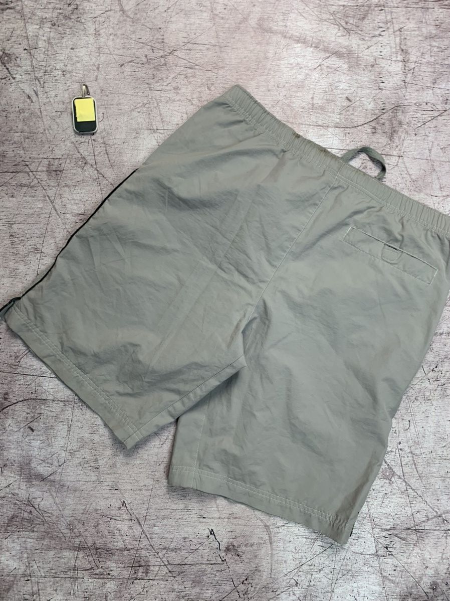 Nike × Vintage Nike Vintage Y2K Shorts Size US 32 / EU 48 - 2 Thumbnail