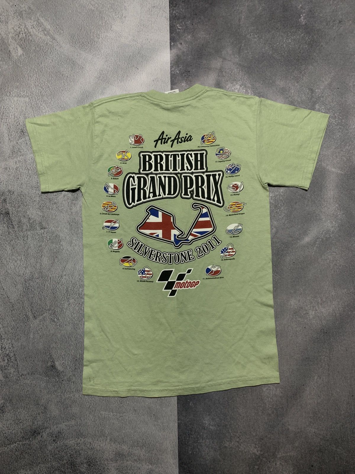 Vintage Vintage Y2K Silverstone Grand Prix MotoGP t-shirt size S Size US S / EU 44-46 / 1 - 3 Thumbnail