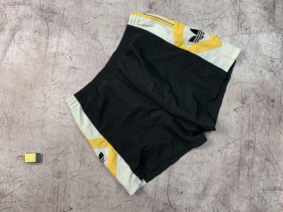 Adidas × Vintage Adidas Vintage Shorts Size US 32 / EU 48 - 2 Thumbnail
