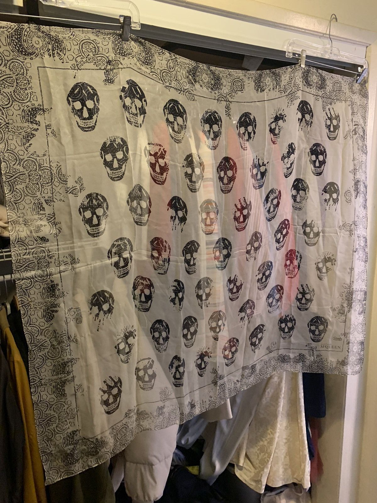 image of Alexander Mcqueen Skull Scarf in White, Men's