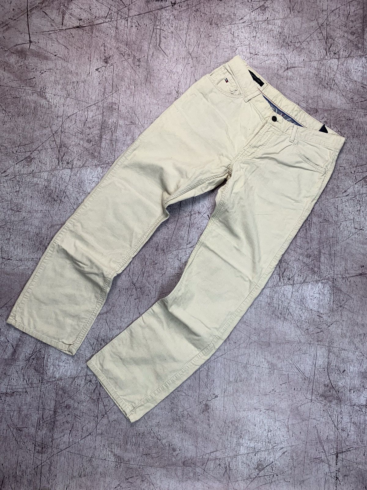 Tommy Hilfiger × Vintage Vintage Tommy Hilfiger Corduroy Pants Size US 34 / EU 50 - 2 Thumbnail