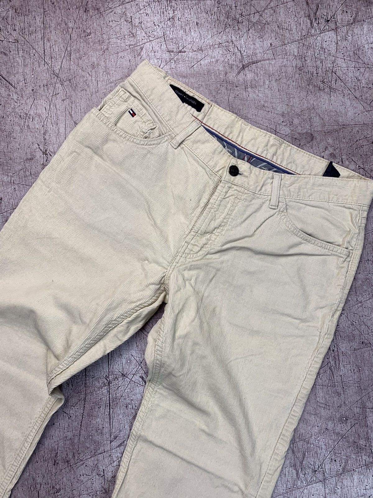 Tommy Hilfiger × Vintage Vintage Tommy Hilfiger Corduroy Pants Size US 34 / EU 50 - 4 Thumbnail