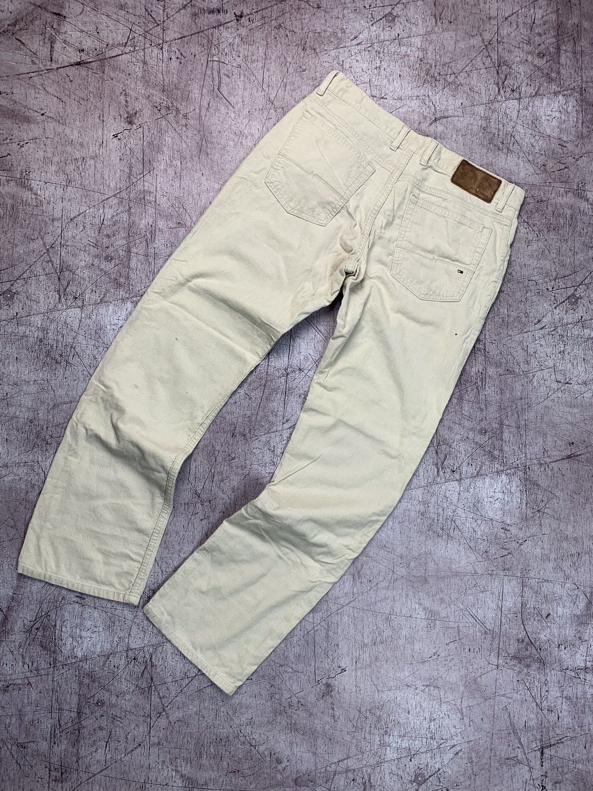 Tommy Hilfiger × Vintage Vintage Tommy Hilfiger Corduroy Pants Size US 34 / EU 50 - 14 Thumbnail