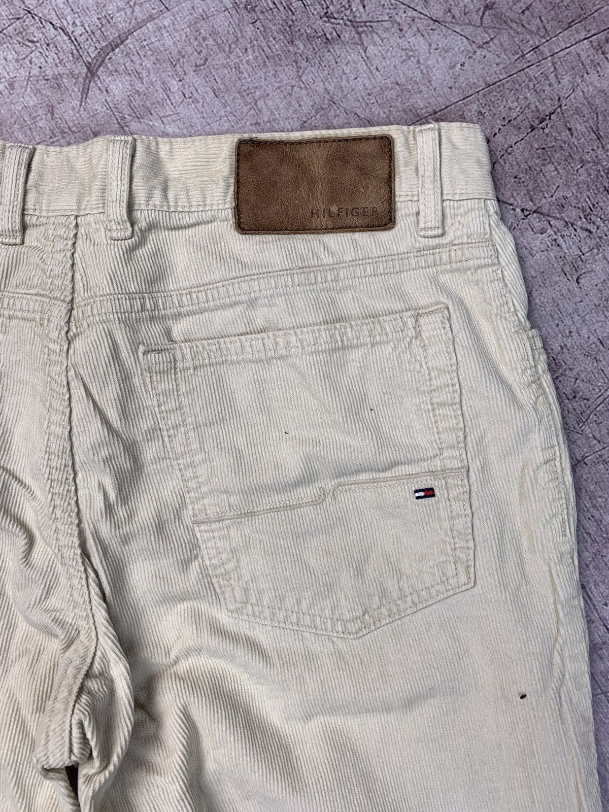 Tommy Hilfiger × Vintage Vintage Tommy Hilfiger Corduroy Pants Size US 34 / EU 50 - 16 Thumbnail