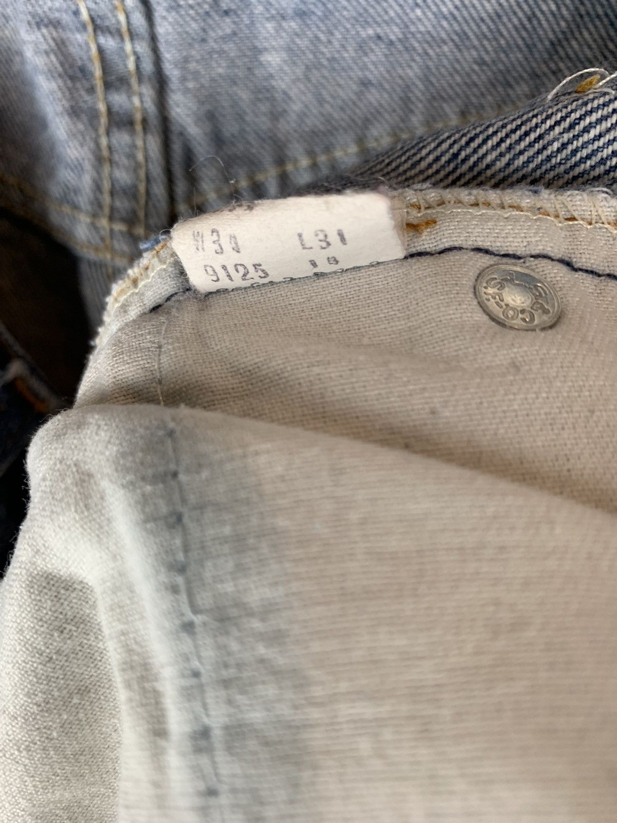 Levi's Vintage Levis 20517 Denim Jeans Size US 32 / EU 48 - 5 Thumbnail