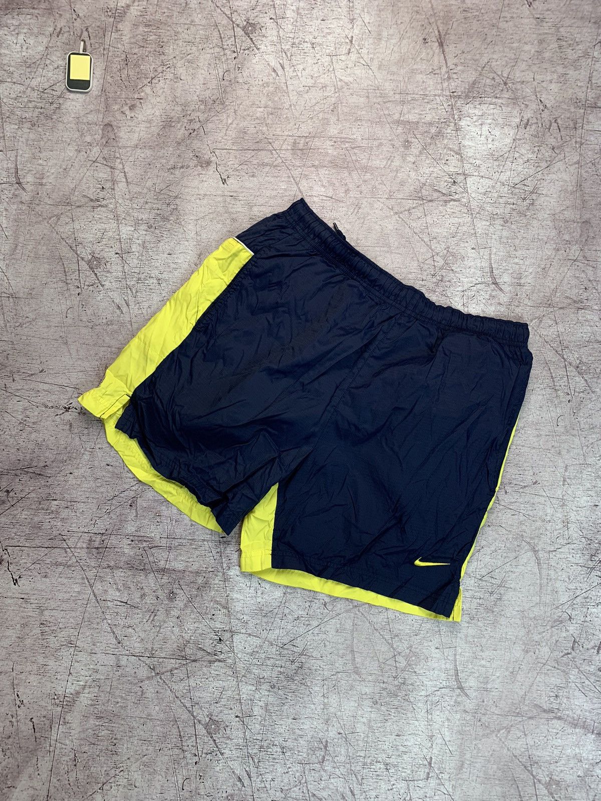 Nike Nike Vintage Y2K Shorts Size US 32 / EU 48 - 2 Thumbnail