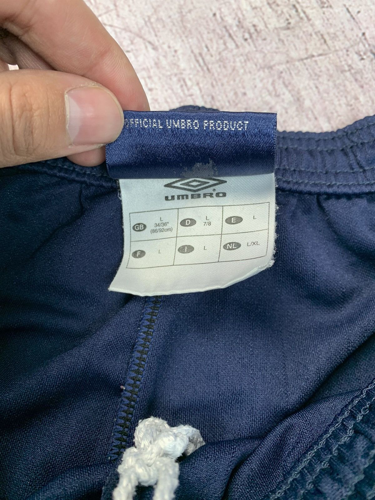 Umbro Vintage Umbro Y2K Shorts Size US 34 / EU 50 - 5 Thumbnail