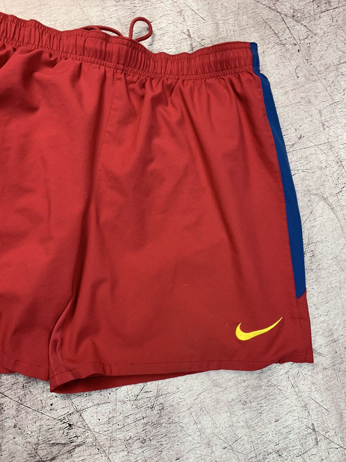 Nike × Vintage Nike F.C Barcelona Shorts Size US 34 / EU 50 - 3 Thumbnail