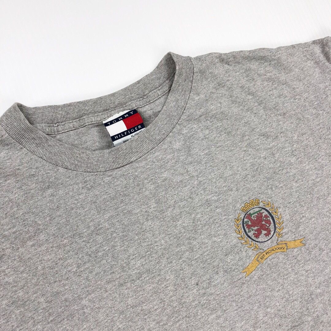 Tommy Hilfiger Tommy Hilfiger Vintage Flag Box Logo Tee Shirt Size US XL / EU 56 / 4 - 3 Thumbnail