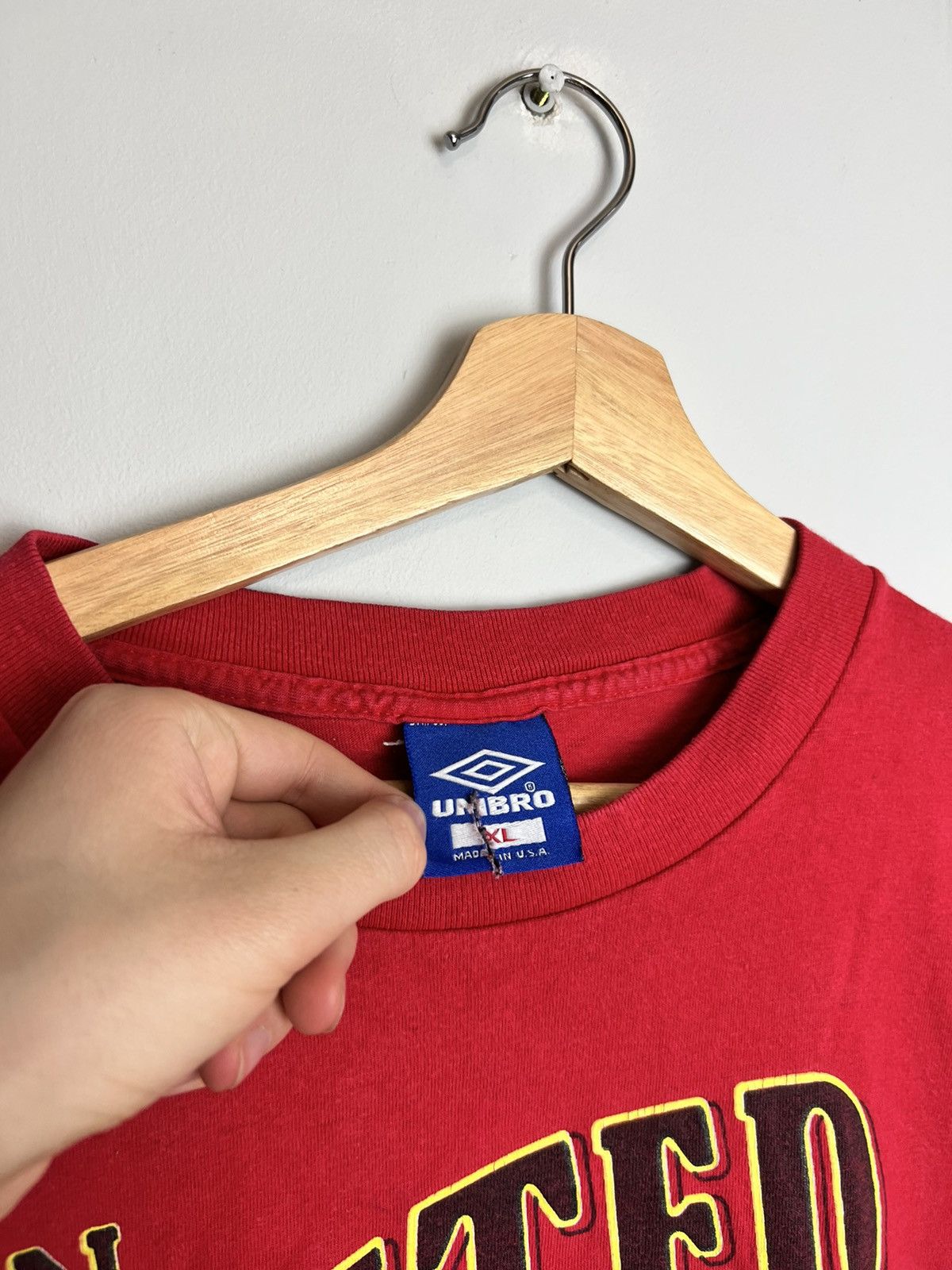 Umbro Rare Vintage 1992 Manchester United Umbro Football Tshirt Size US XL / EU 56 / 4 - 5 Thumbnail