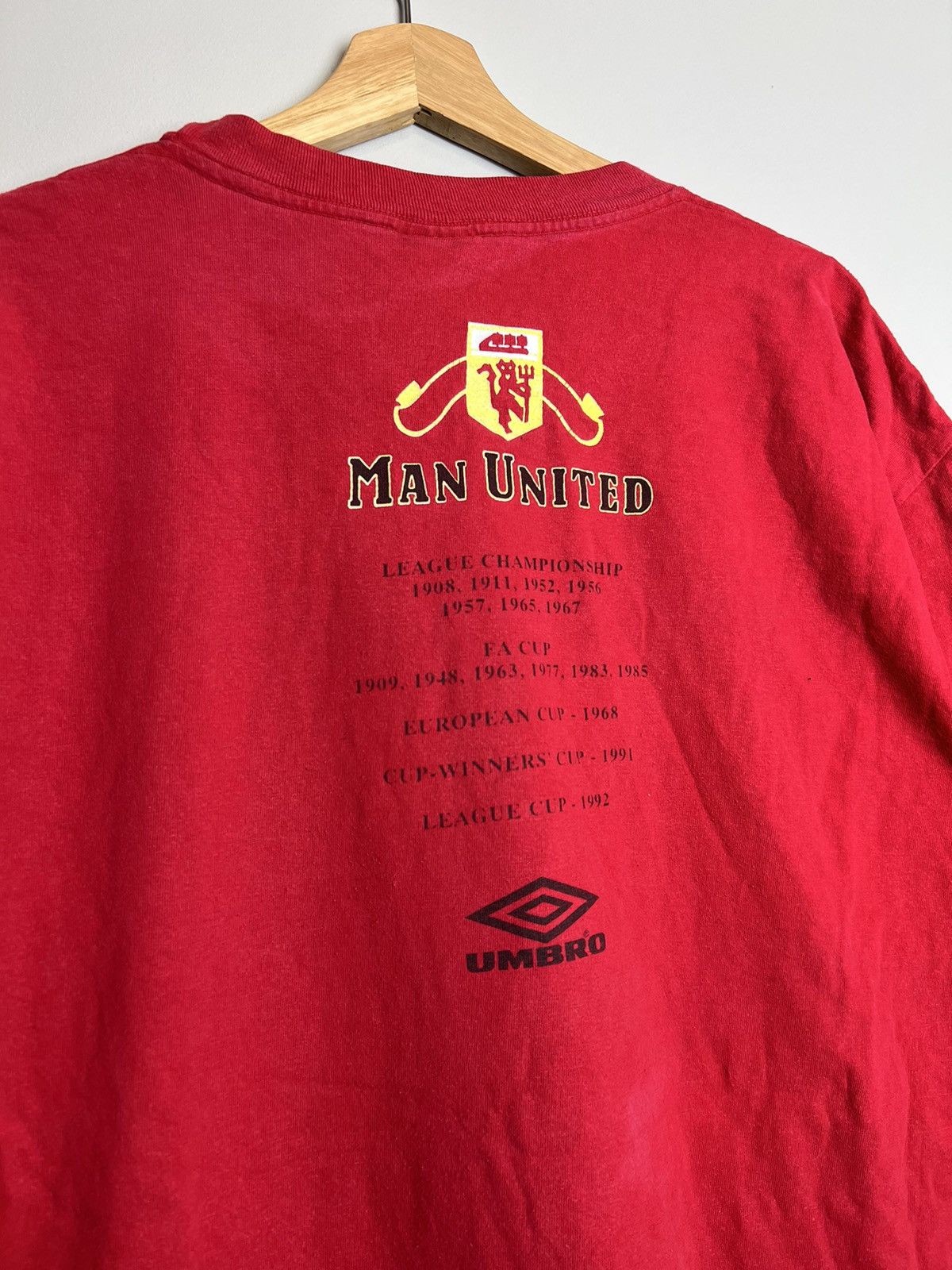 Umbro Rare Vintage 1992 Manchester United Umbro Football Tshirt Size US XL / EU 56 / 4 - 4 Thumbnail