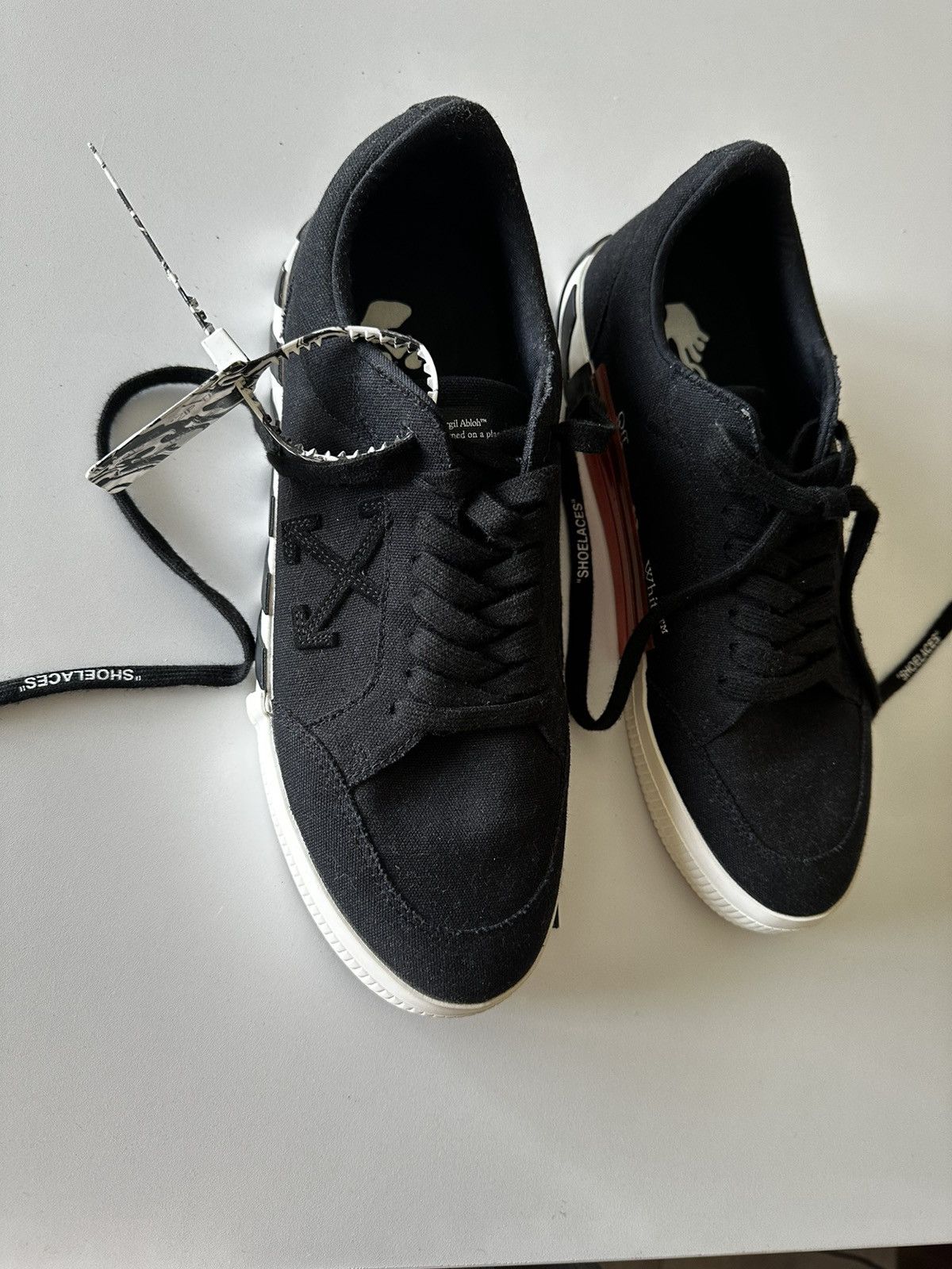OFF-WHITE Black Vulcanized Low Top Sneakers
