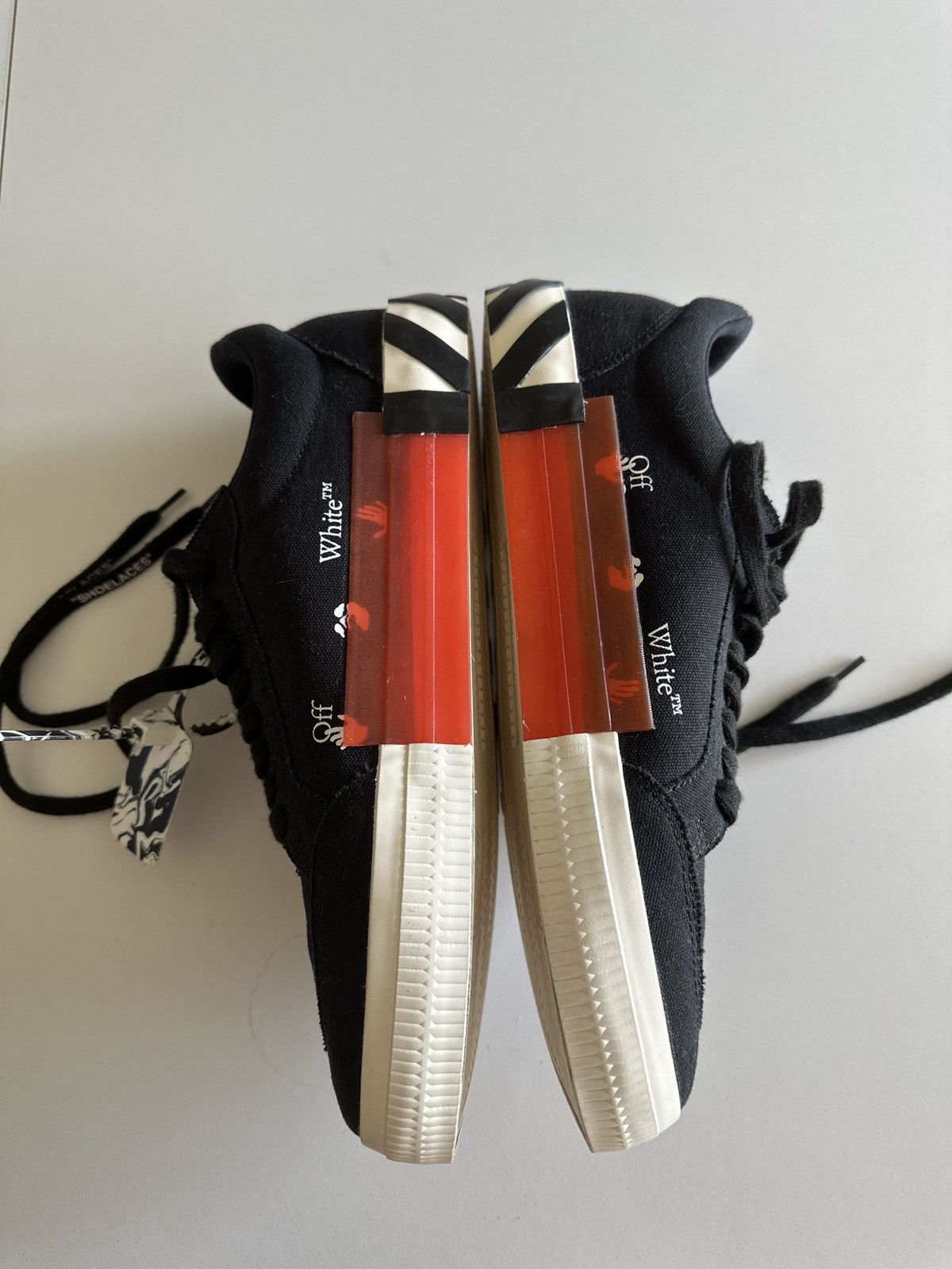 Off-White OFF-WHITE Black Vulcanized Low Top Sneakers Size US 12 / EU 45 - 8 Thumbnail