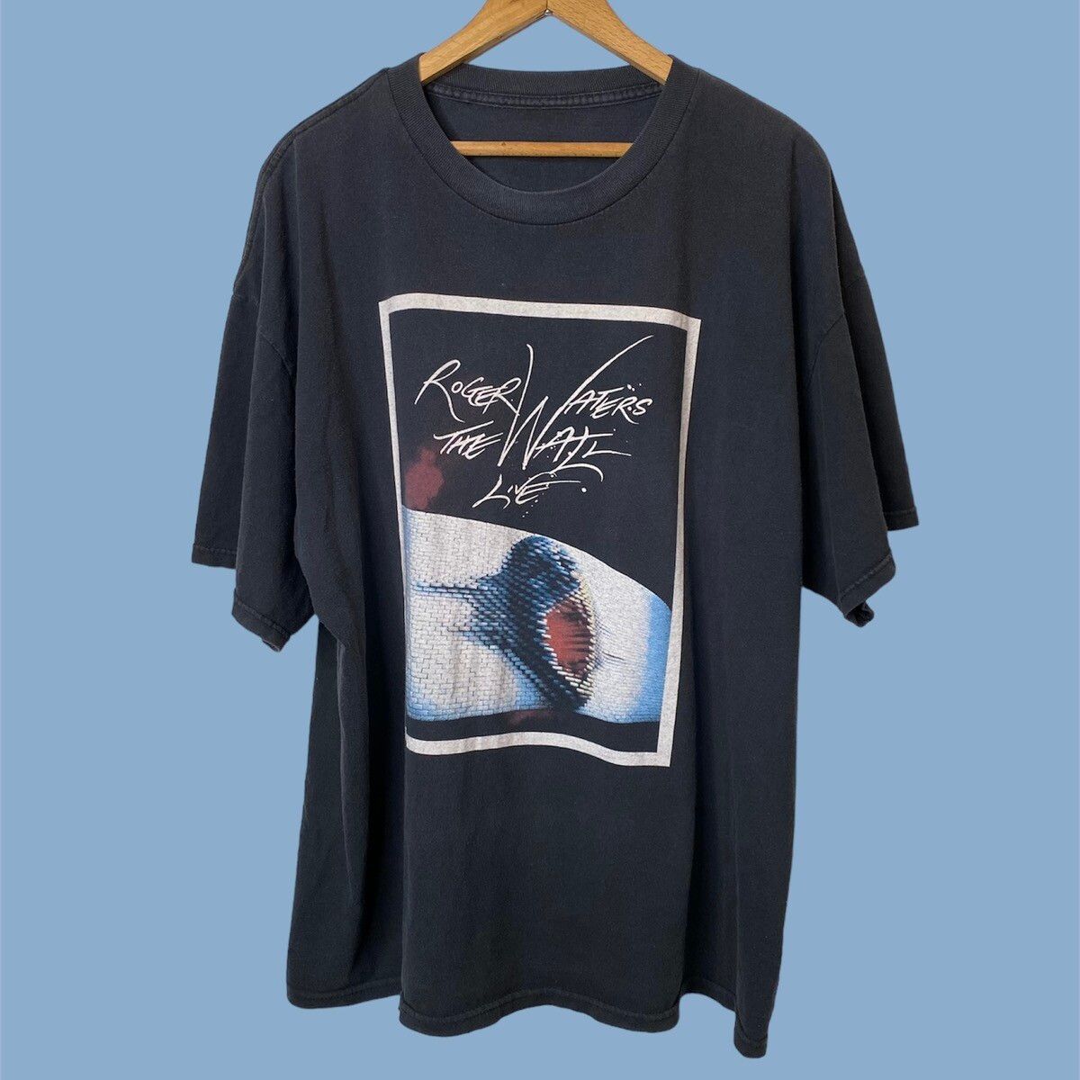 Pink Floyd Vintage Pink Floyd The Wall 2010 T Shirt Size XL Size US XL / EU 56 / 4 - 1 Preview