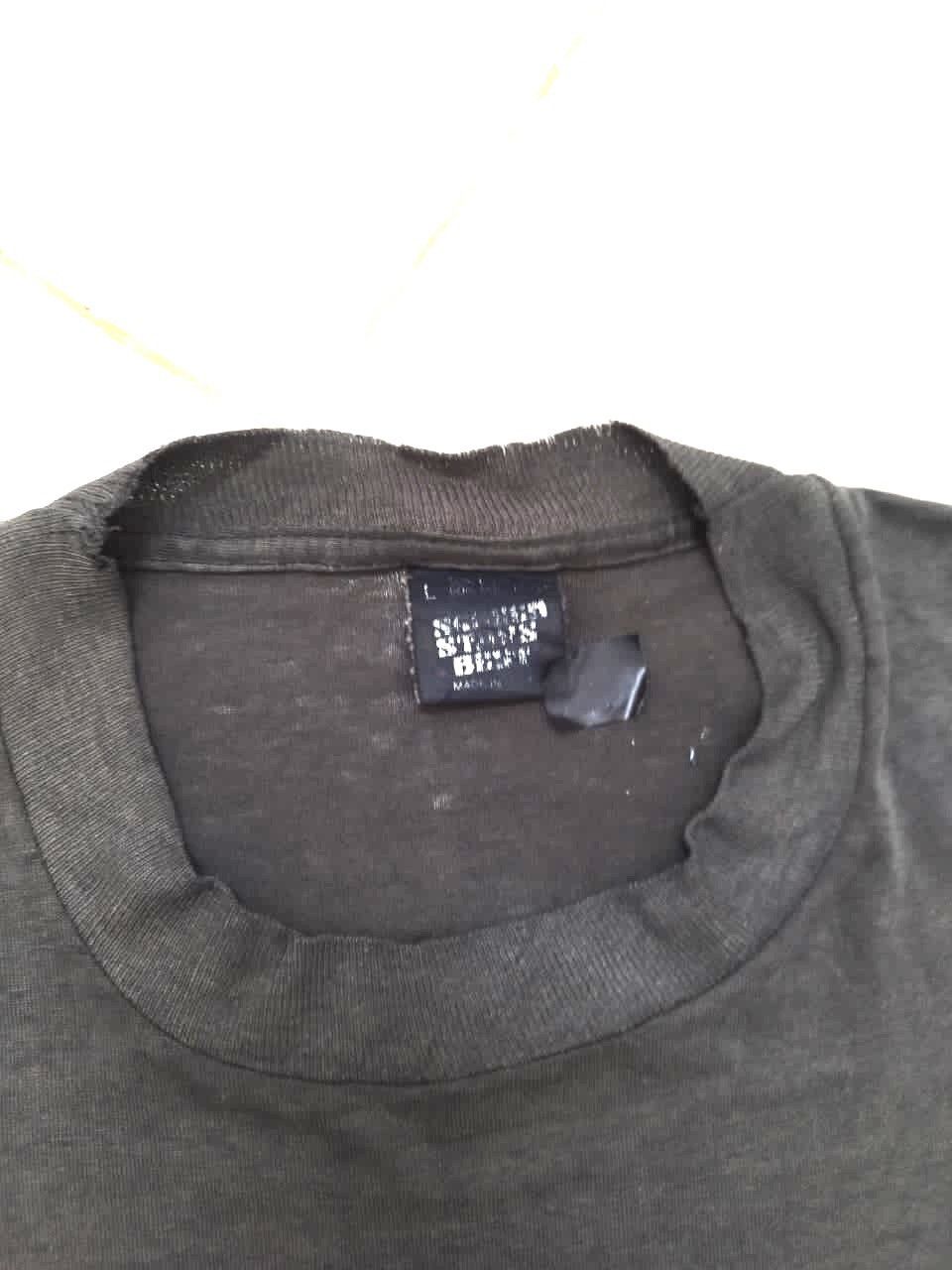 Vintage RARE🔥TRUELY VINTAGE EVIL DEAD 2 1987 DISTRESSED PAPER THIN Size US M / EU 48-50 / 2 - 3 Thumbnail