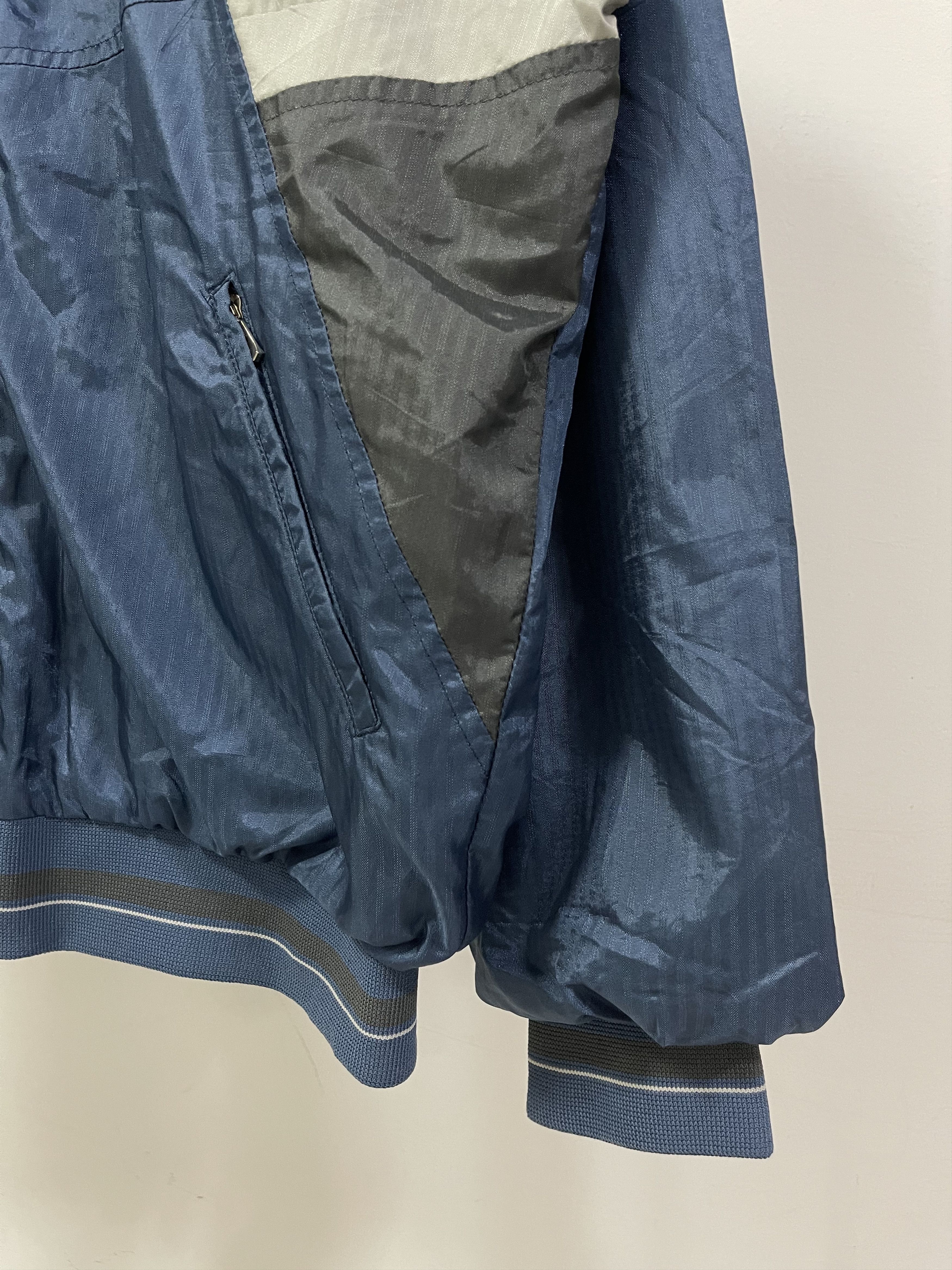Adidas Vintage Adidas Trefoil Embroidered Mini Logo Light Jacket Size US L / EU 52-54 / 3 - 3 Thumbnail