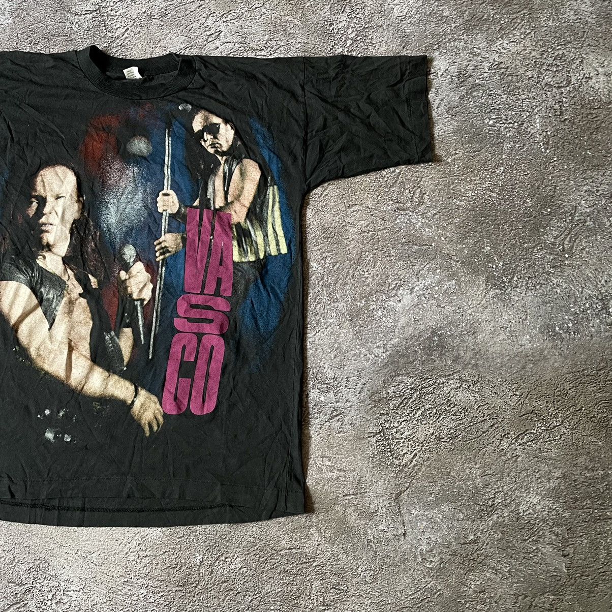 Vintage Vintage 90s Y2K Graphic Tee Dark Grunge Streetwear Worn In M Size US M / EU 48-50 / 2 - 2 Thumbnail