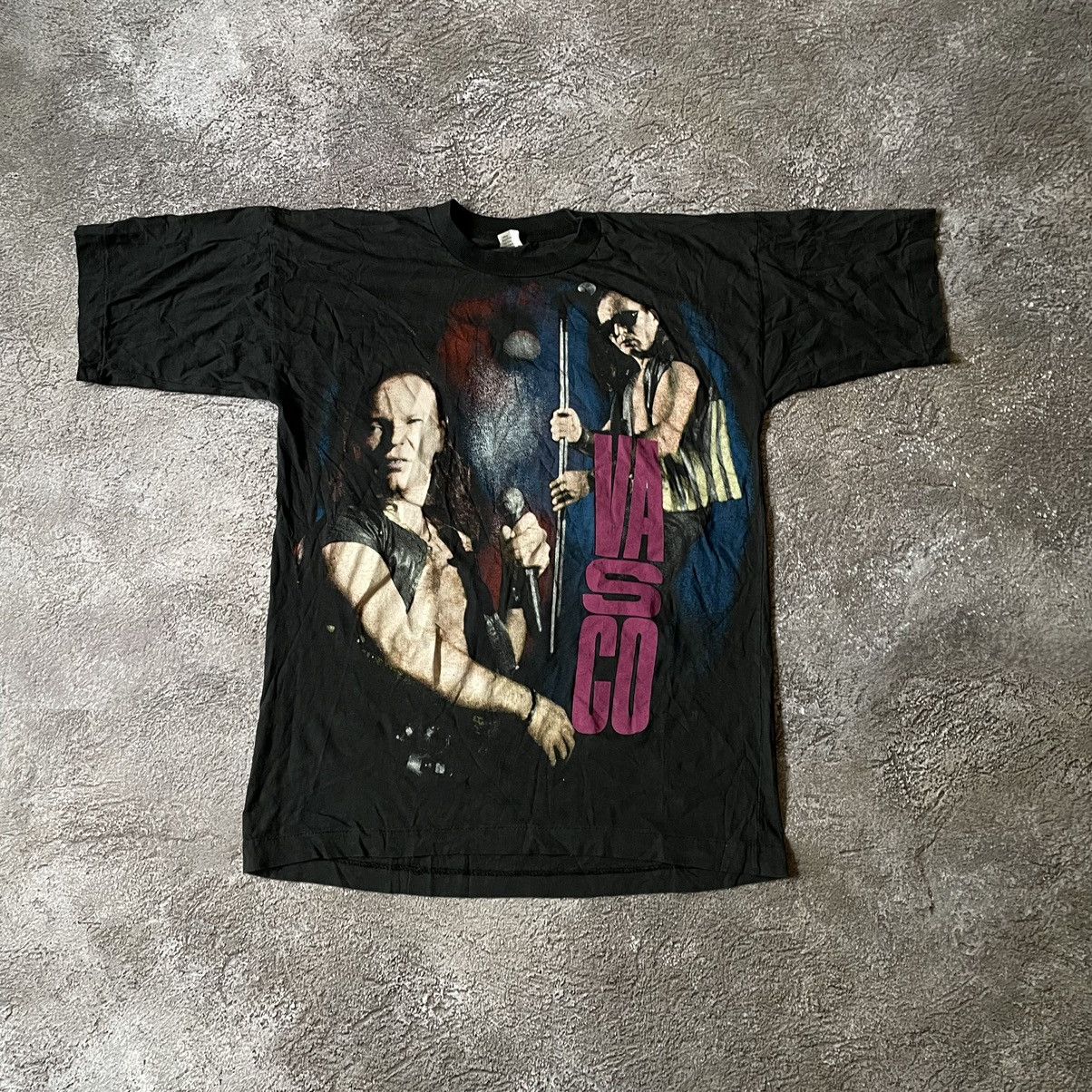 Vintage Vintage 90s Y2K Graphic Tee Dark Grunge Streetwear Worn In M Size US M / EU 48-50 / 2 - 3 Thumbnail