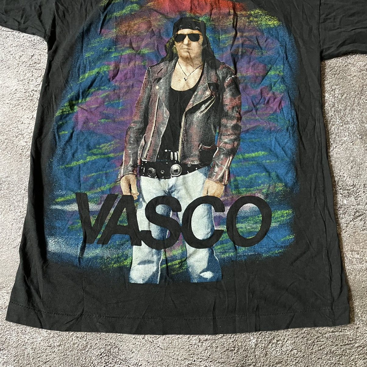 Vintage Vintage 90s Y2K Graphic Tee Dark Grunge Streetwear Worn In M Size US M / EU 48-50 / 2 - 8 Thumbnail
