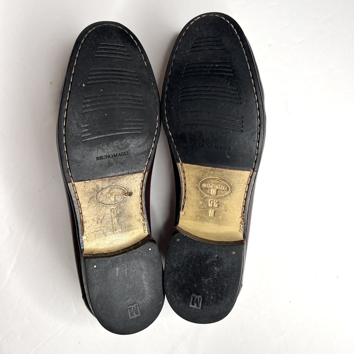 Bruno Magli Bruno Magli Genoa Horsebit M Logo Loafer • Burgundy Leather Size US 9.5 / EU 42-43 - 12 Thumbnail