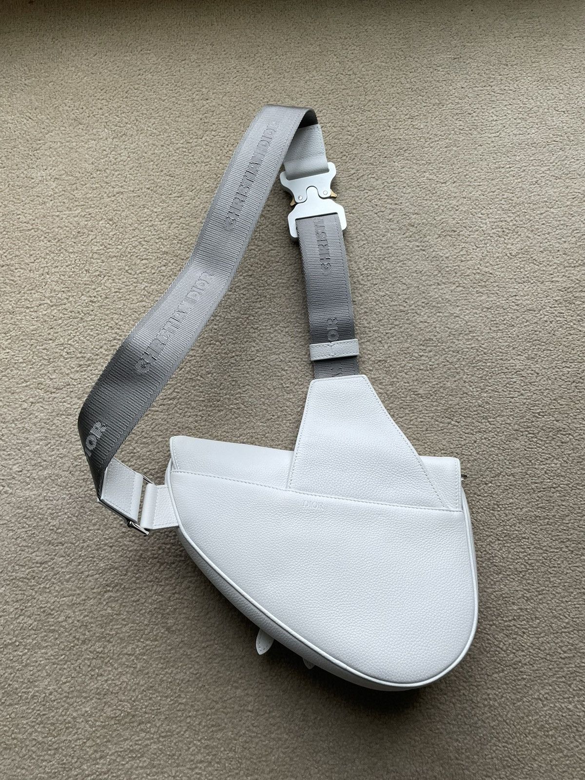 Alyx × Dior Dior Men’s Saddle Bag FW19 in White Size ONE SIZE - 15 Thumbnail