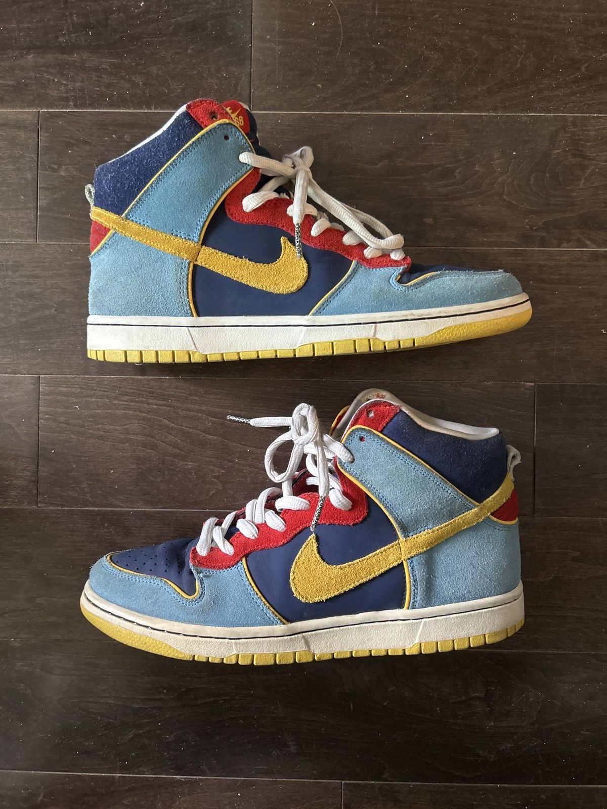 Nike sb dunk high pacman hotsell