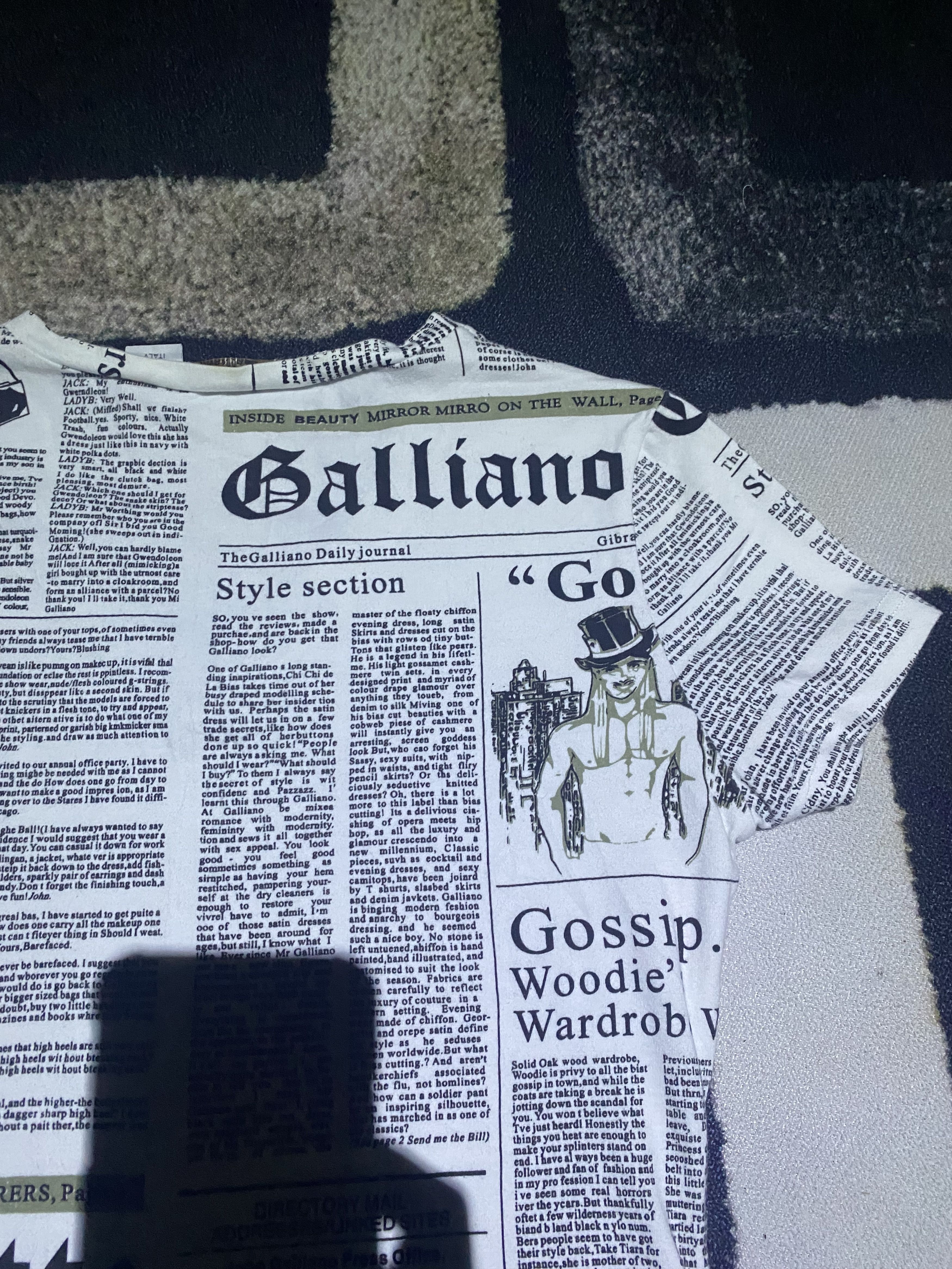John Galliano vintage galliano gazette newpaper v-neck Size L / US 10 / IT 46 - 6 Thumbnail