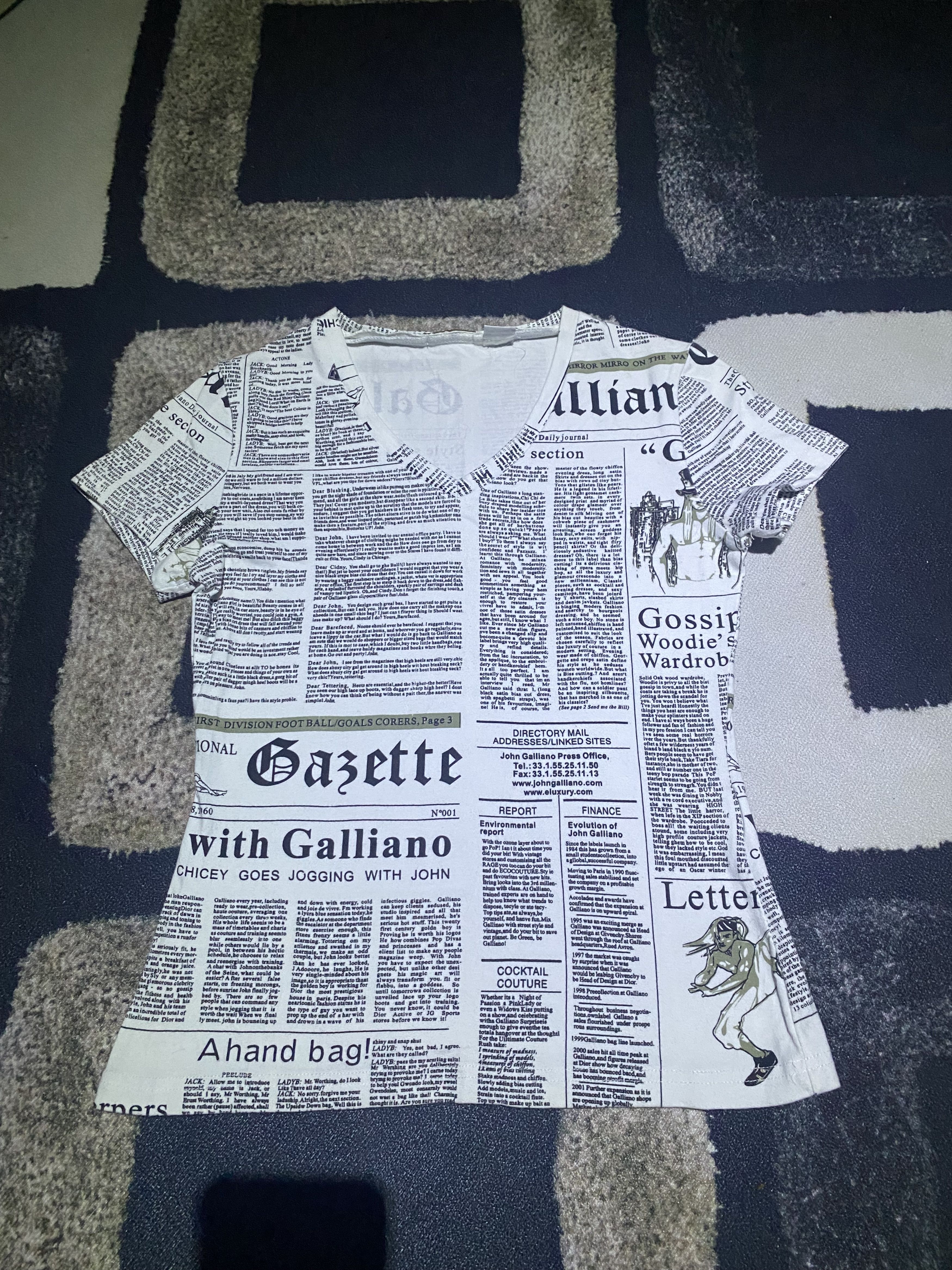 John Galliano vintage galliano gazette newpaper v-neck Size L / US 10 / IT 46 - 2 Thumbnail
