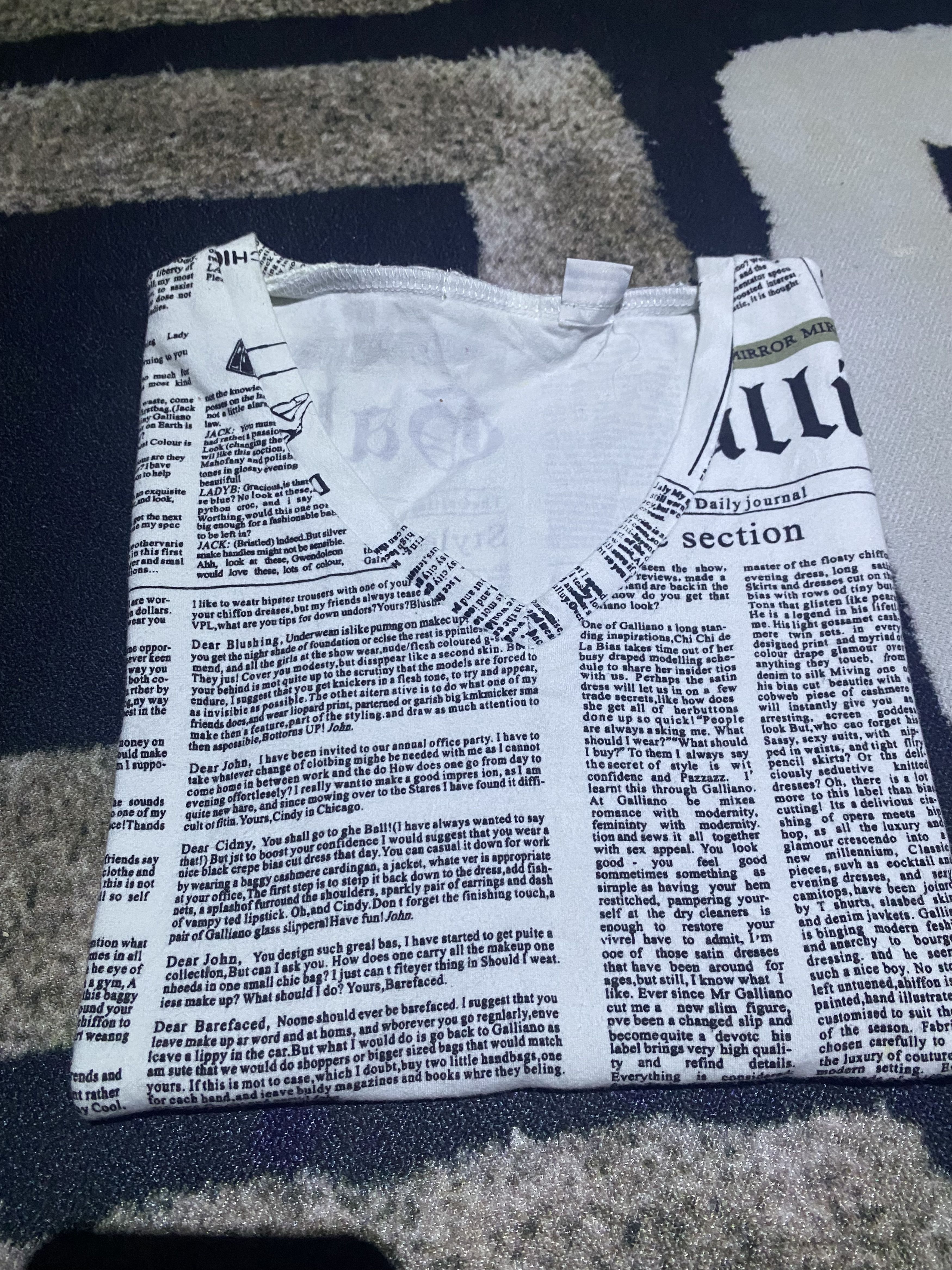 John Galliano vintage galliano gazette newpaper v-neck Size L / US 10 / IT 46 - 1 Thumbnail