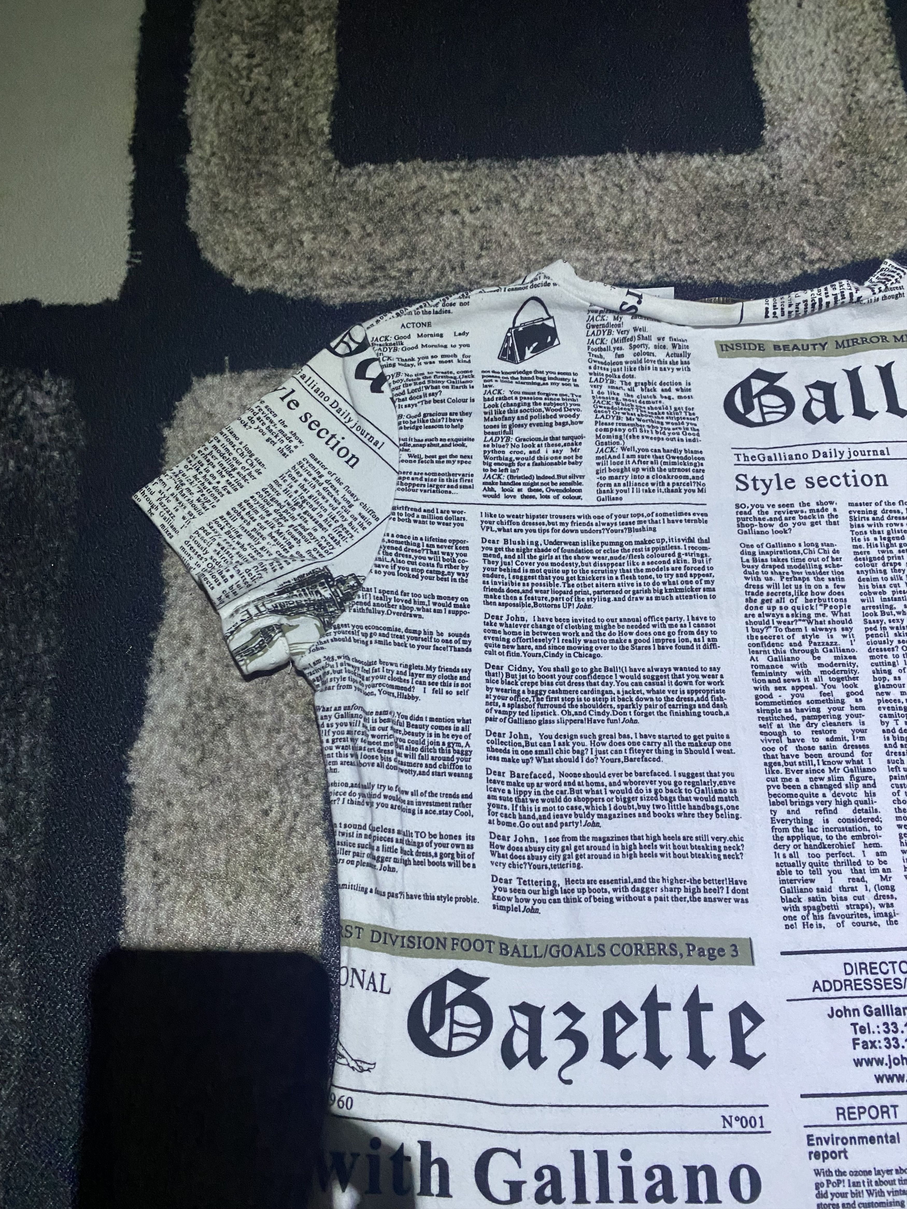 John Galliano vintage galliano gazette newpaper v-neck Size L / US 10 / IT 46 - 7 Thumbnail