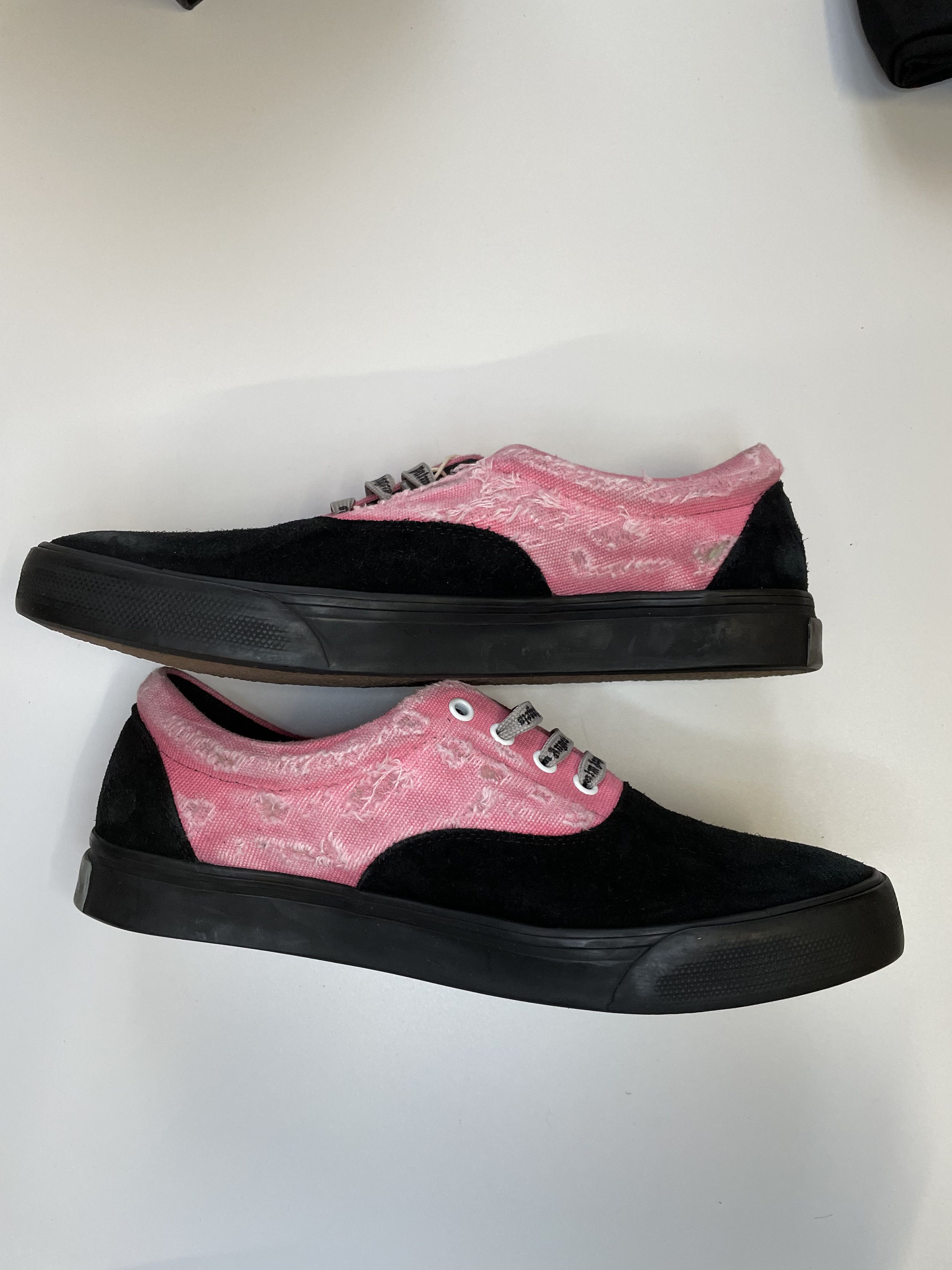 Palm Angels Palm Angels Distressed Sneakers (0094) Size US 7 / EU 40 - 1 Thumbnail