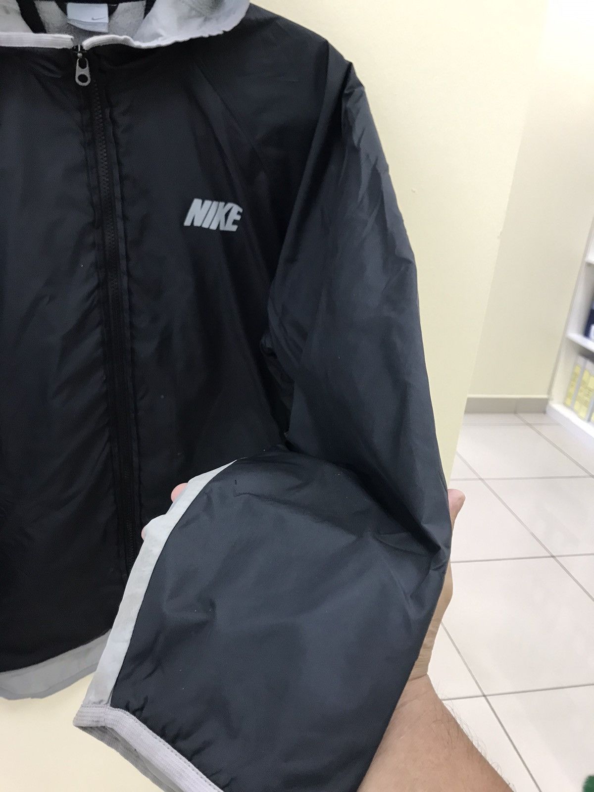 Nike Nike Light Hoodie Jacket Size US L / EU 52-54 / 3 - 12 Thumbnail