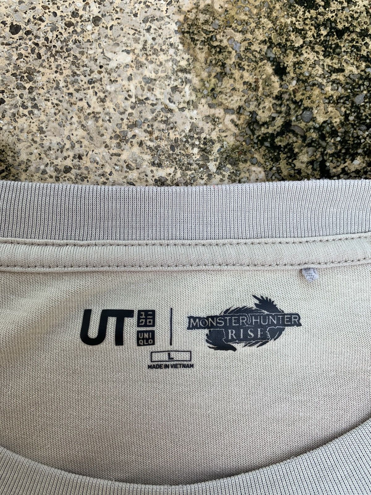 Anime Steals! Monster Hunter x Uniqlo Anime Games Manga Japan Size US L / EU 52-54 / 3 - 4 Thumbnail