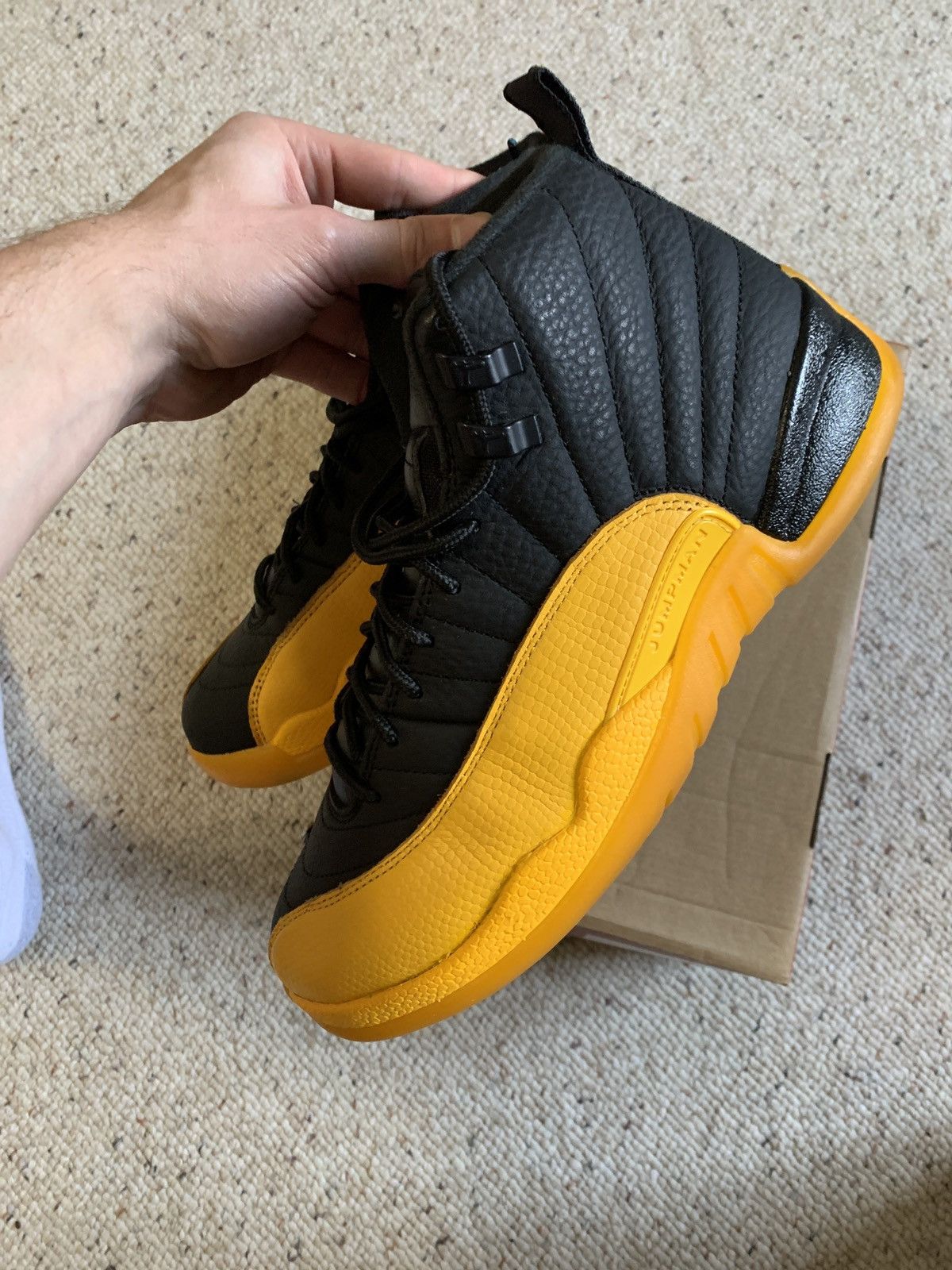 Jordan Brand Retro Jordan 12 University Gold VNDS Size US 7.5 / EU 40-41 - 3 Thumbnail