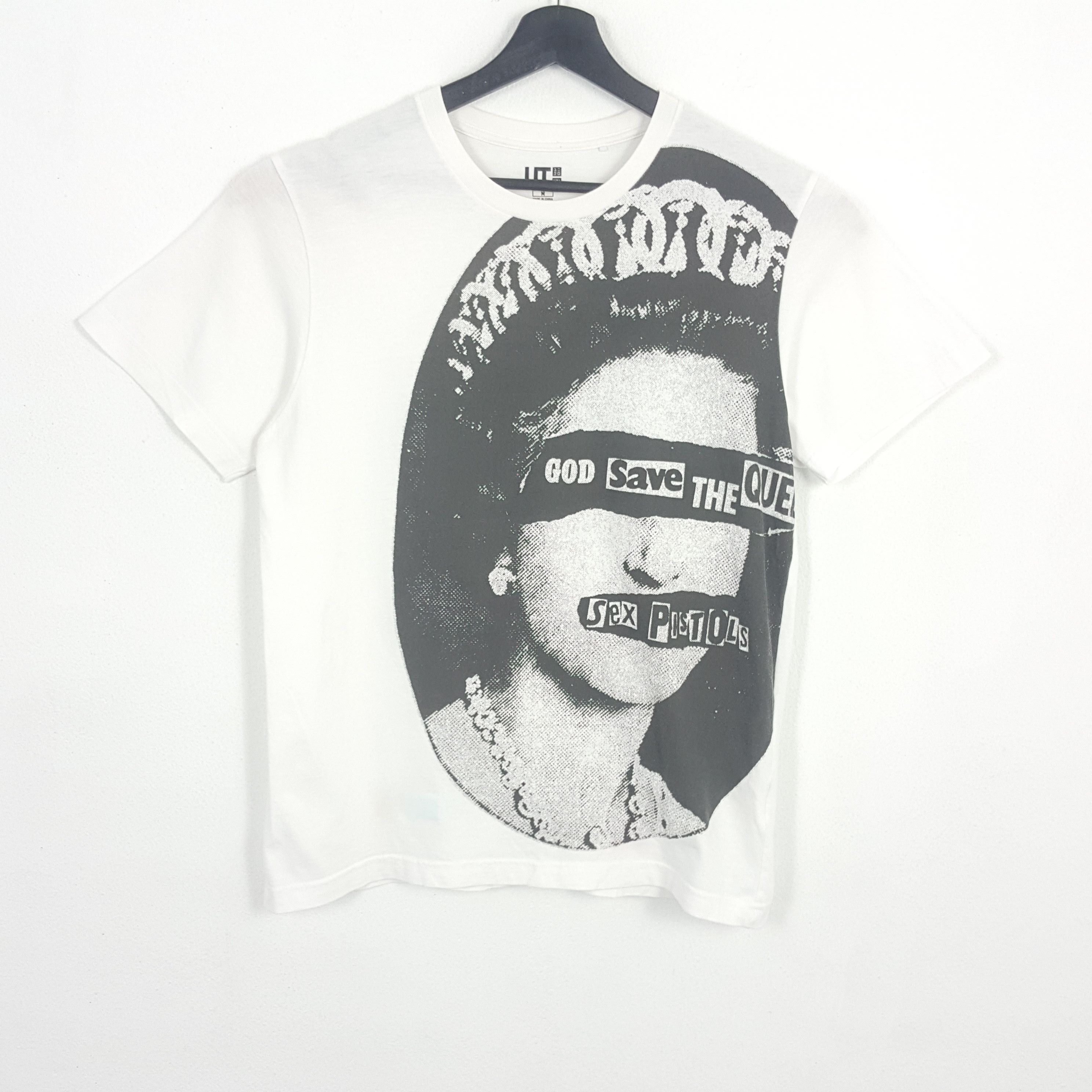 Band Tees × Japanese Brand × Uniqlo SEX PISTOLS British Punk Rock Band T-Shirt Size US M / EU 48-50 / 2 - 1 Thumbnail