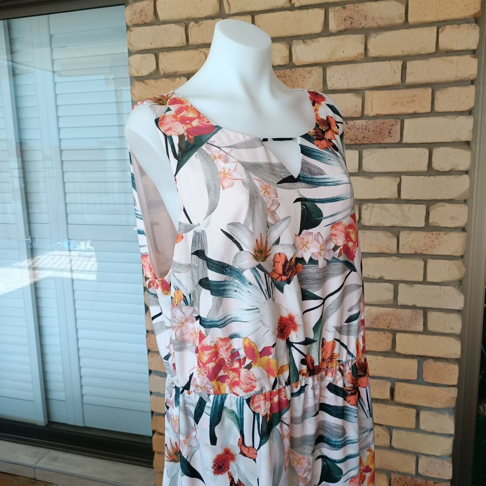 Designer Table Eight Plus Size Dress White Floral A Line Midi Size XL / US 12-14 / IT 48-50 - 4 Thumbnail