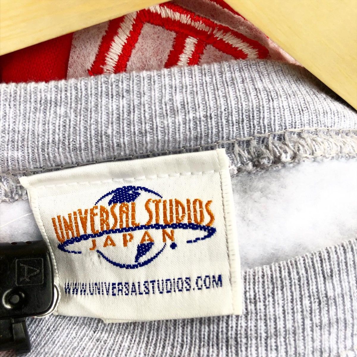 Universal Studios FREE SHIPPING Vintage 00s Jurassic Park The Ride Size US L / EU 52-54 / 3 - 4 Thumbnail