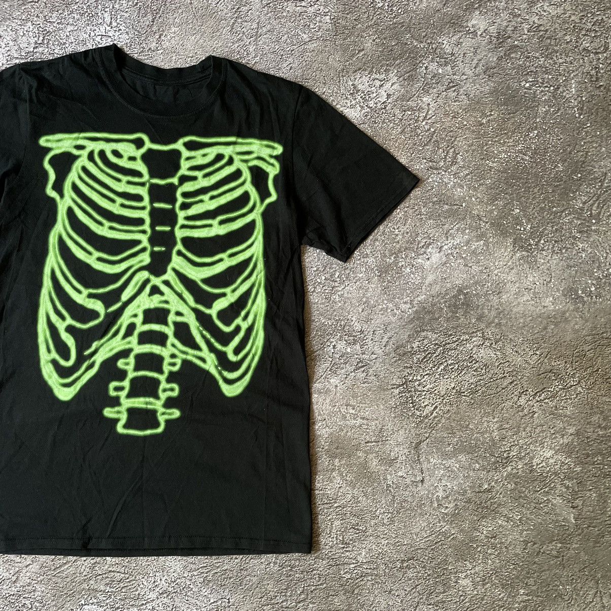 Vintage Vintage Y2K Glow Skeleton Graphic Tee Black Skate Relaxed M Size US M / EU 48-50 / 2 - 3 Thumbnail