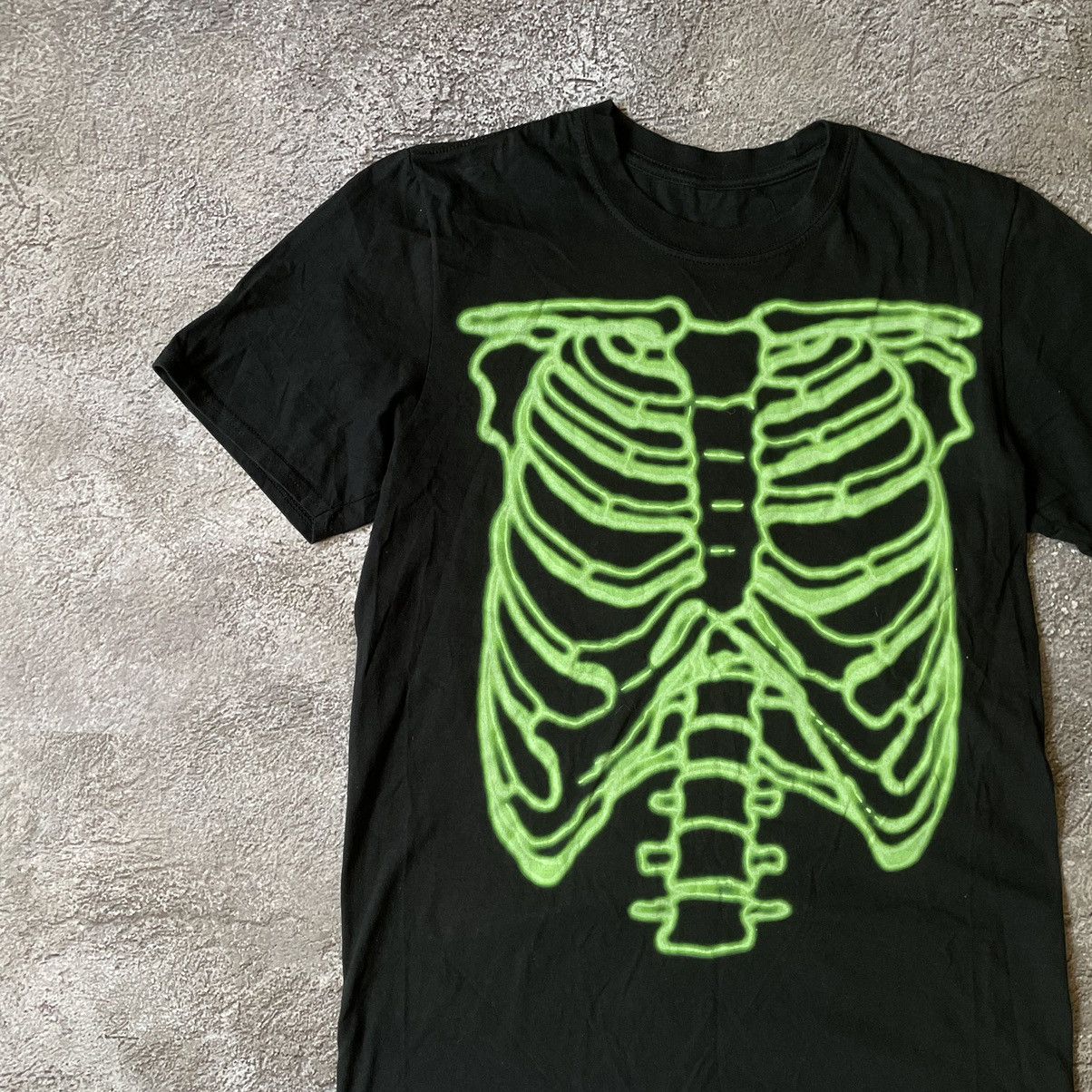 Vintage Vintage Y2K Glow Skeleton Graphic Tee Black Skate Relaxed M Size US M / EU 48-50 / 2 - 4 Thumbnail
