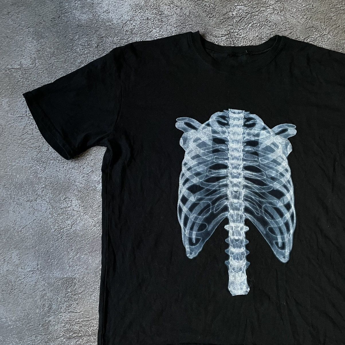 Vintage Vintage Y2K Skeleton X Ray Graphic Tee Black Oversized XL Size US XL / EU 56 / 4 - 4 Thumbnail