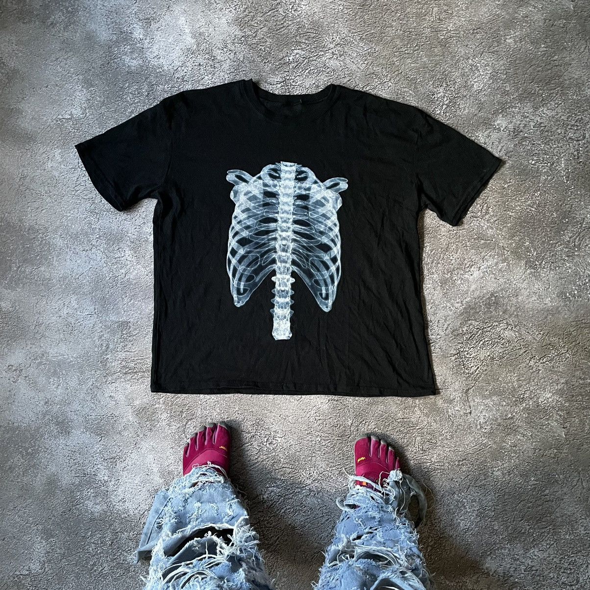 Vintage Vintage Y2K Skeleton X Ray Graphic Tee Black Oversized XL Size US XL / EU 56 / 4 - 1 Thumbnail