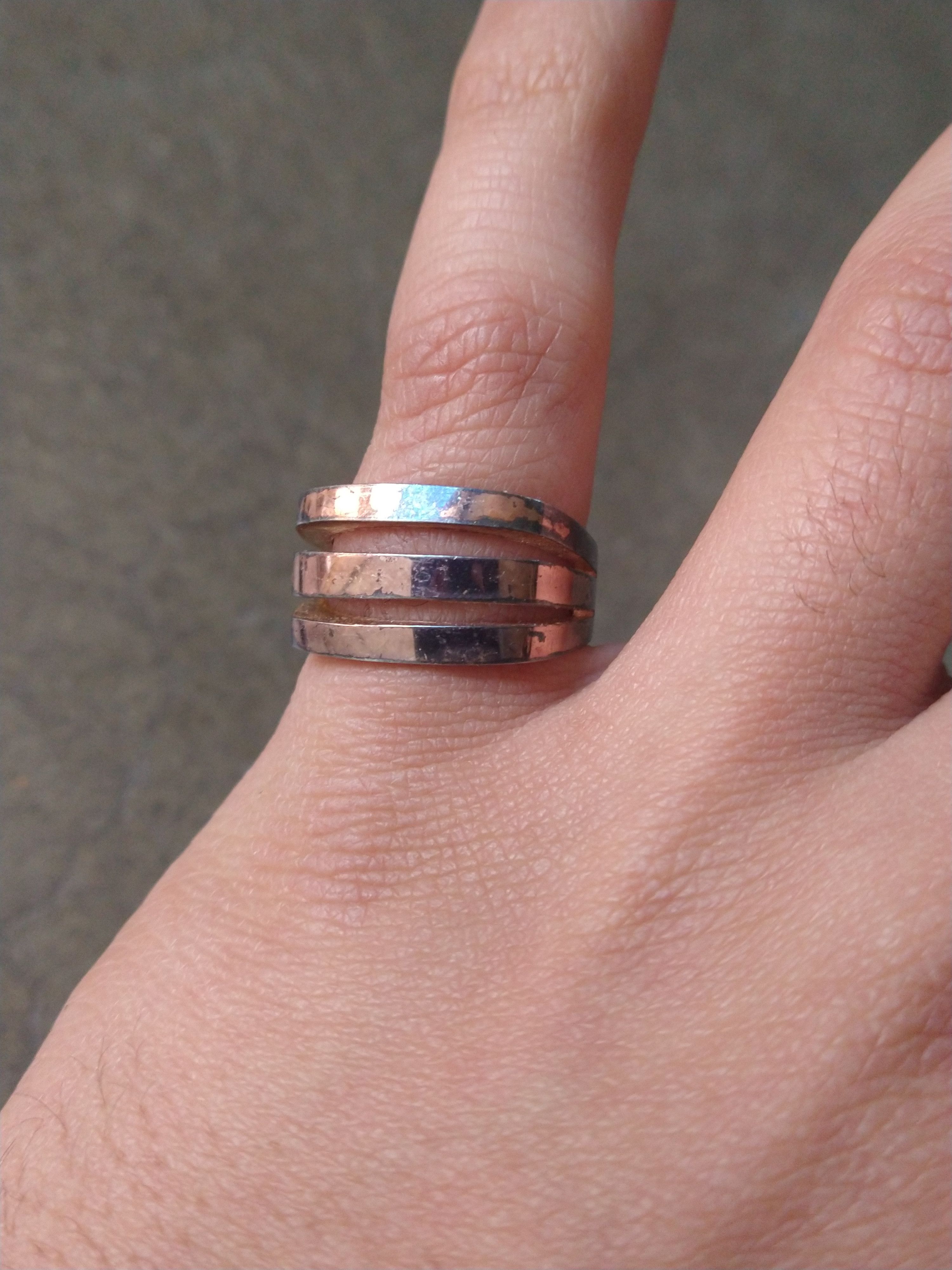 Jewelry Sterling Silver Ring Size 7 Rose Gold Modern Band Size ONE SIZE - 9 Thumbnail
