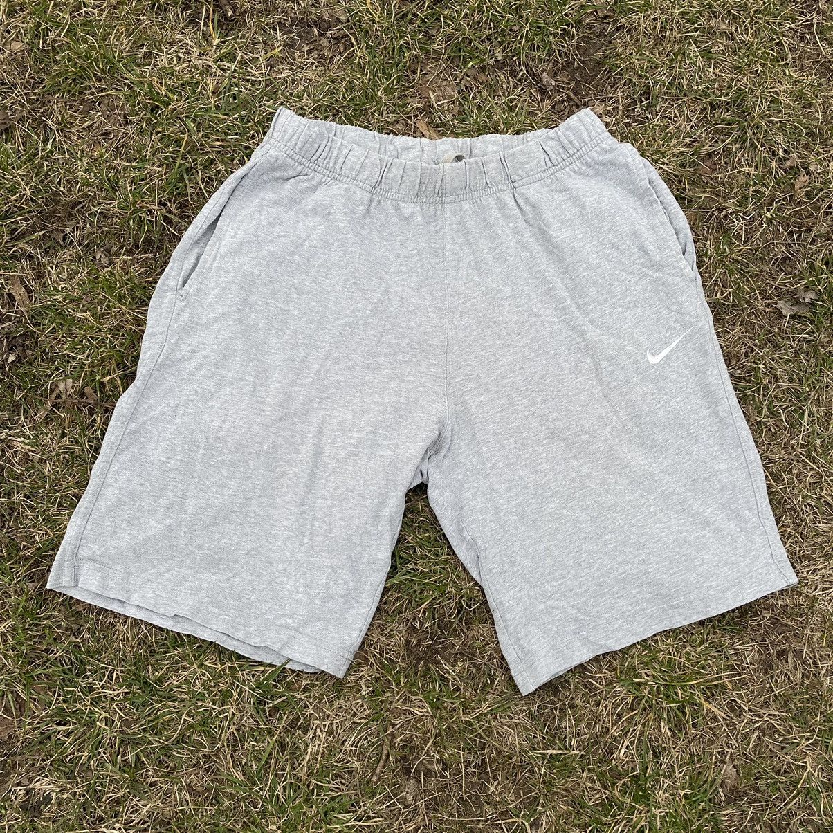 Nike Vintage Y2K Nike Swoosh Logo Shorts Sports Buymypiece 90s Size US 32 / EU 48 - 2 Thumbnail