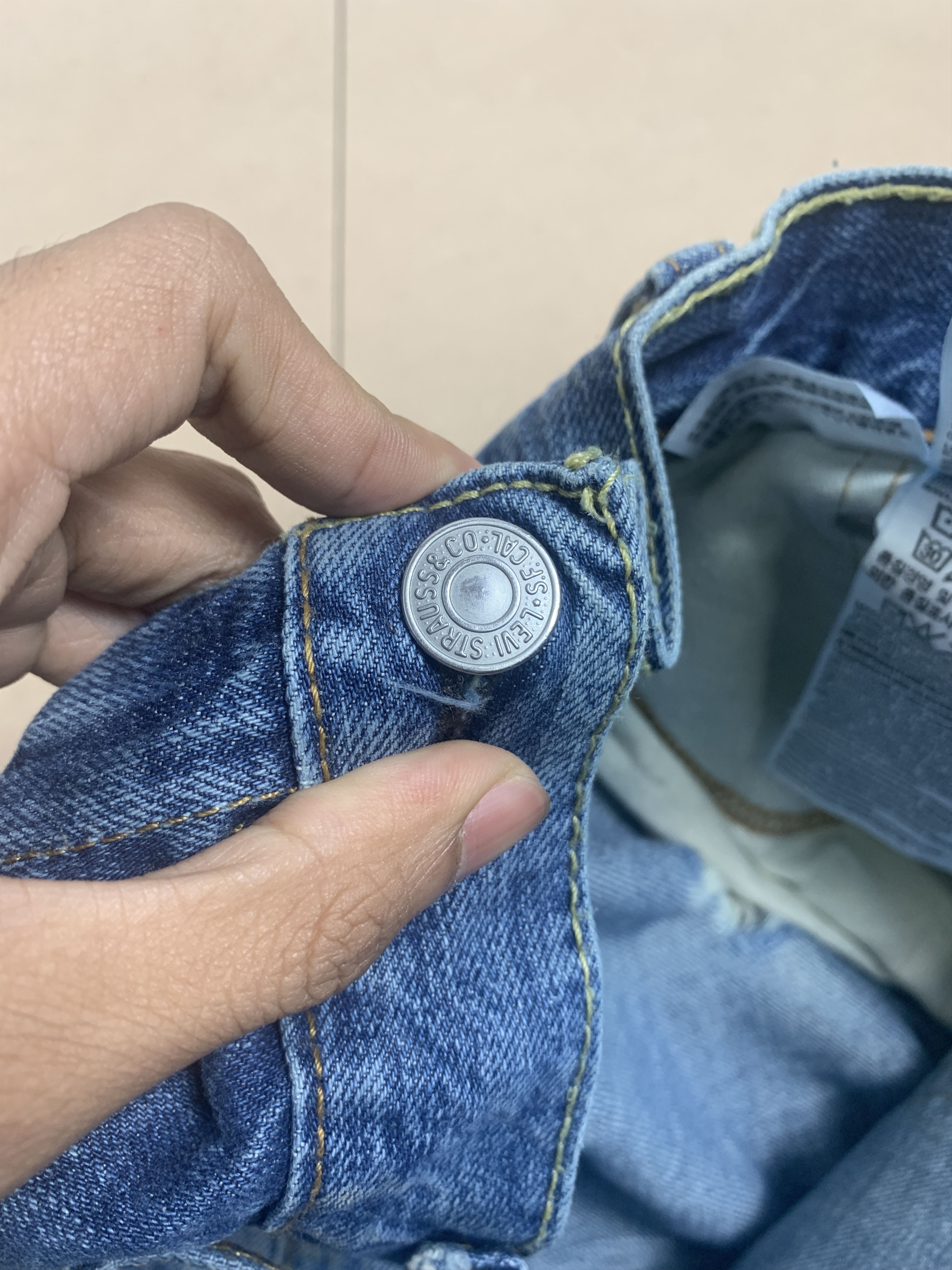 Levi's Vintage Levis 541 Distressed Faded Blue Jeans Size US 44 / EU 60 - 23 Thumbnail