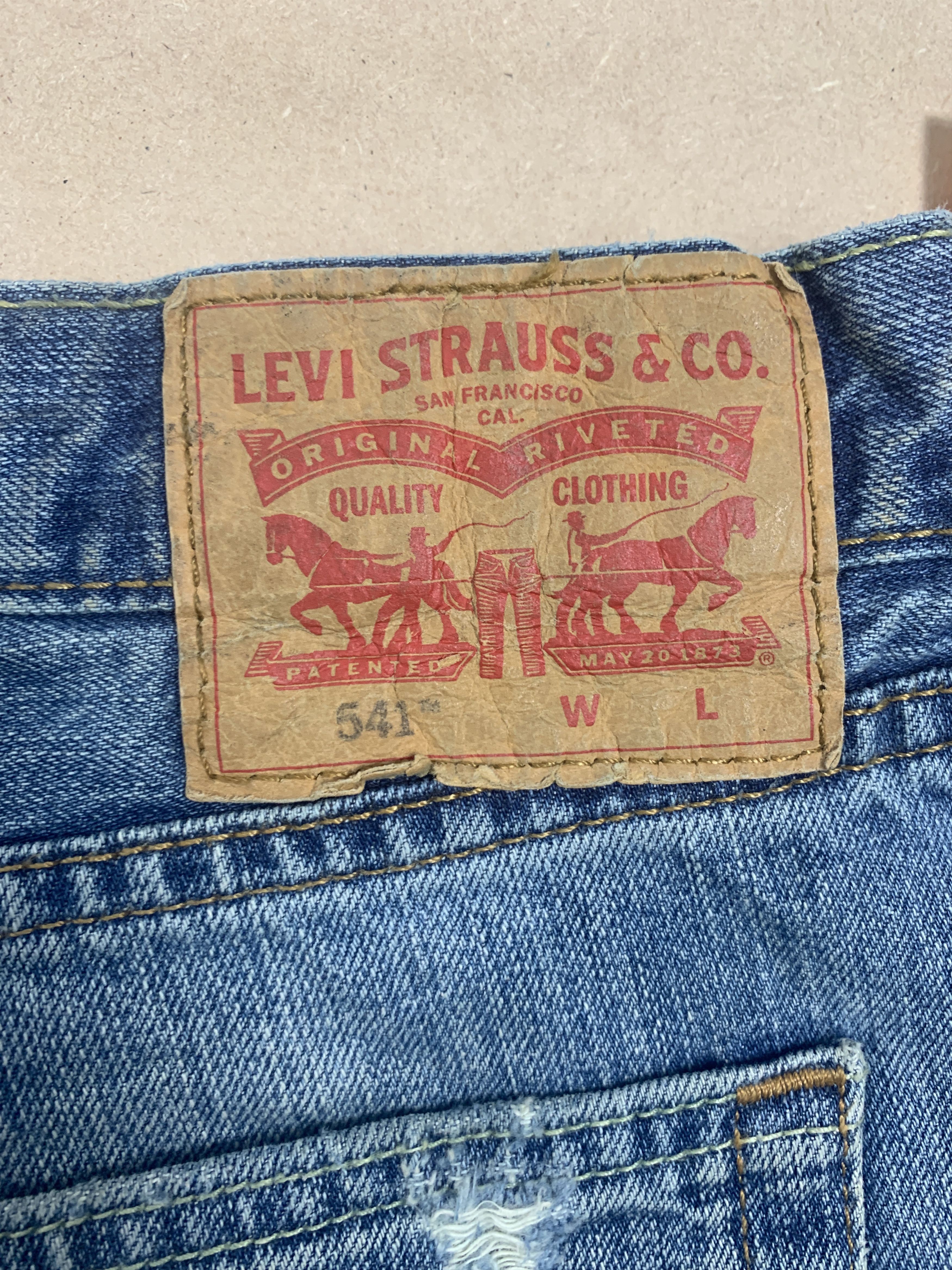 Levi's Vintage Levis 541 Distressed Faded Blue Jeans Size US 44 / EU 60 - 11 Thumbnail
