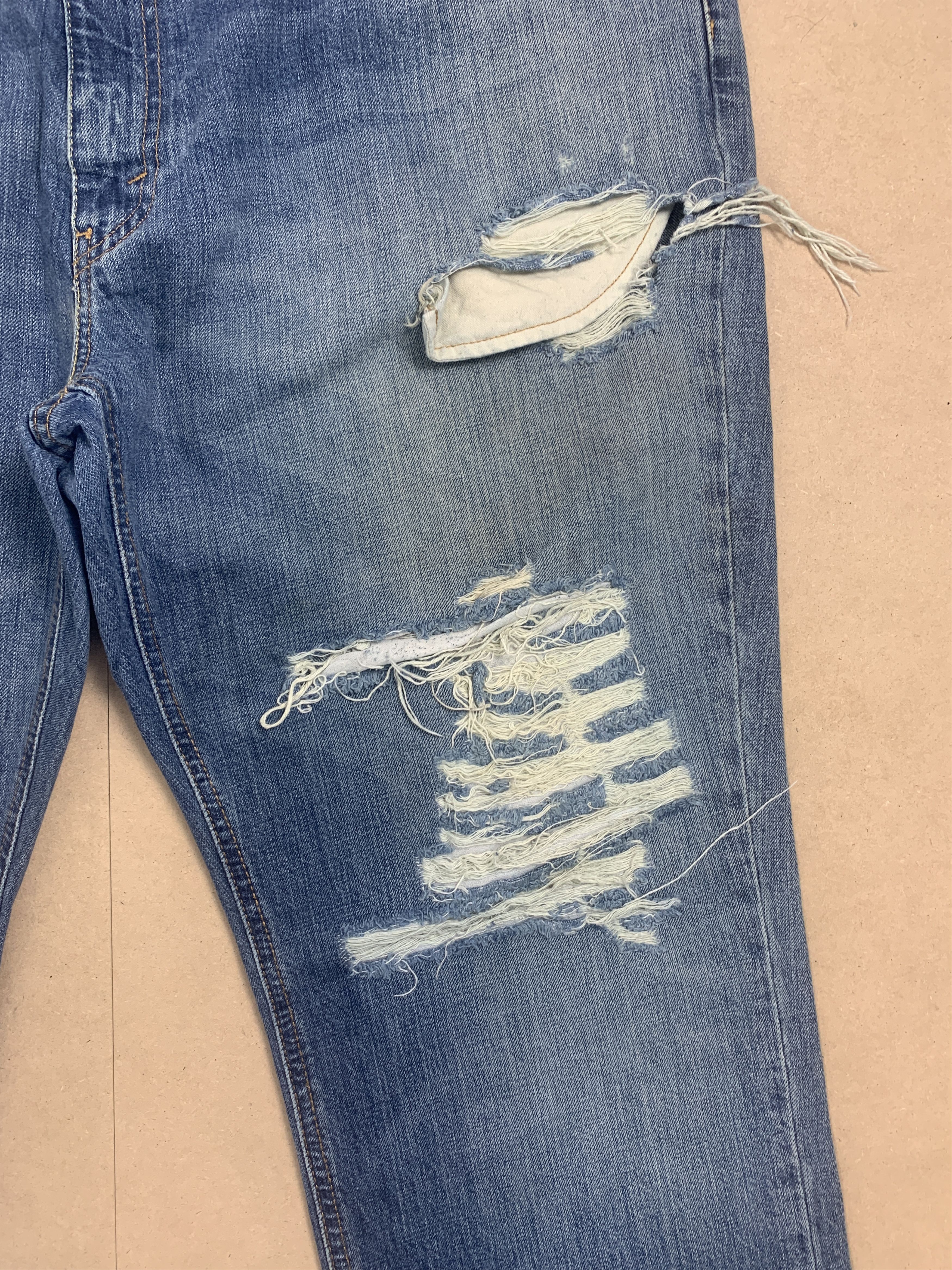 Levi's Vintage Levis 541 Distressed Faded Blue Jeans Size US 44 / EU 60 - 6 Thumbnail