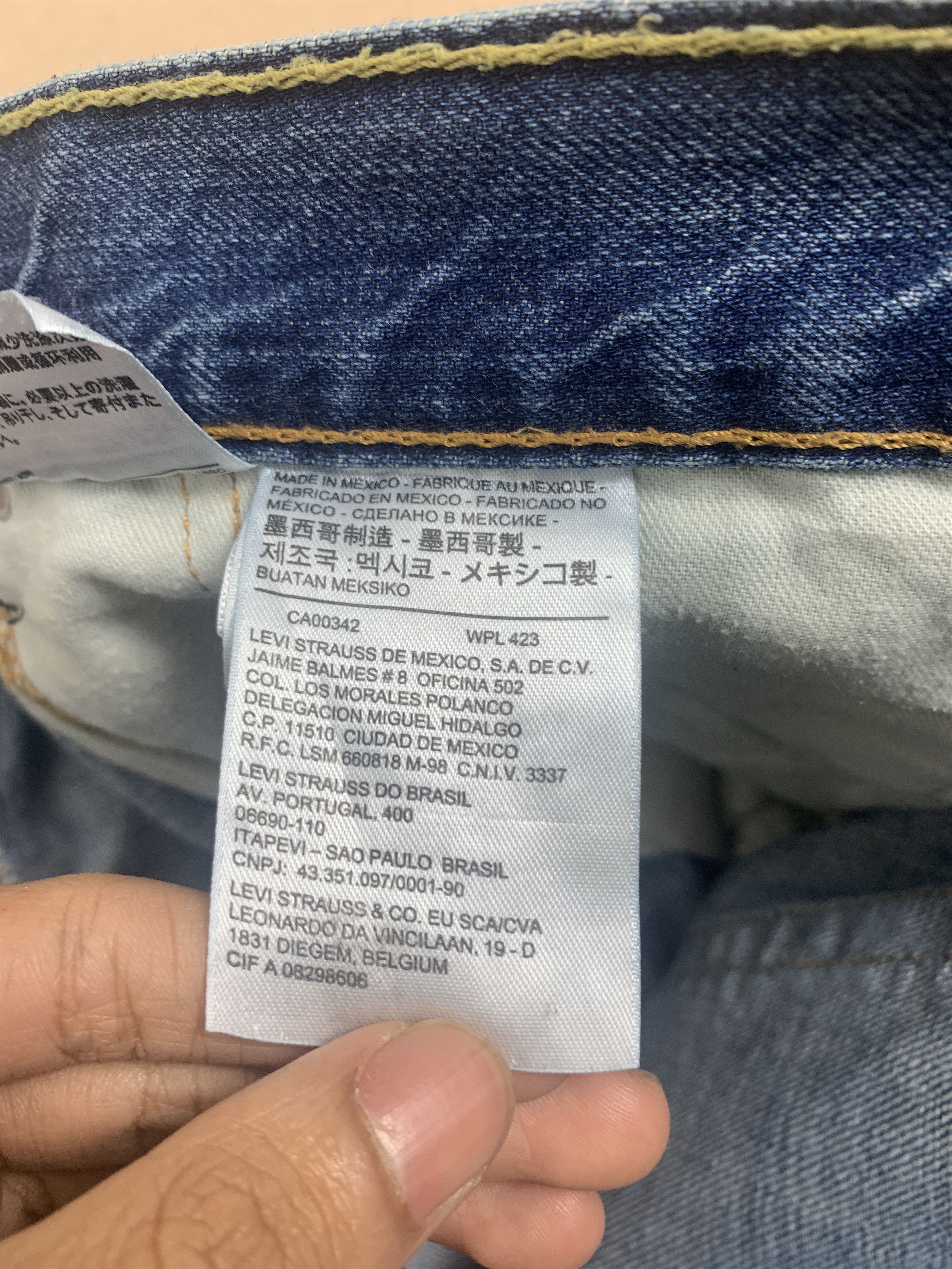 Levi's Vintage Levis 541 Distressed Faded Blue Jeans Size US 44 / EU 60 - 17 Thumbnail